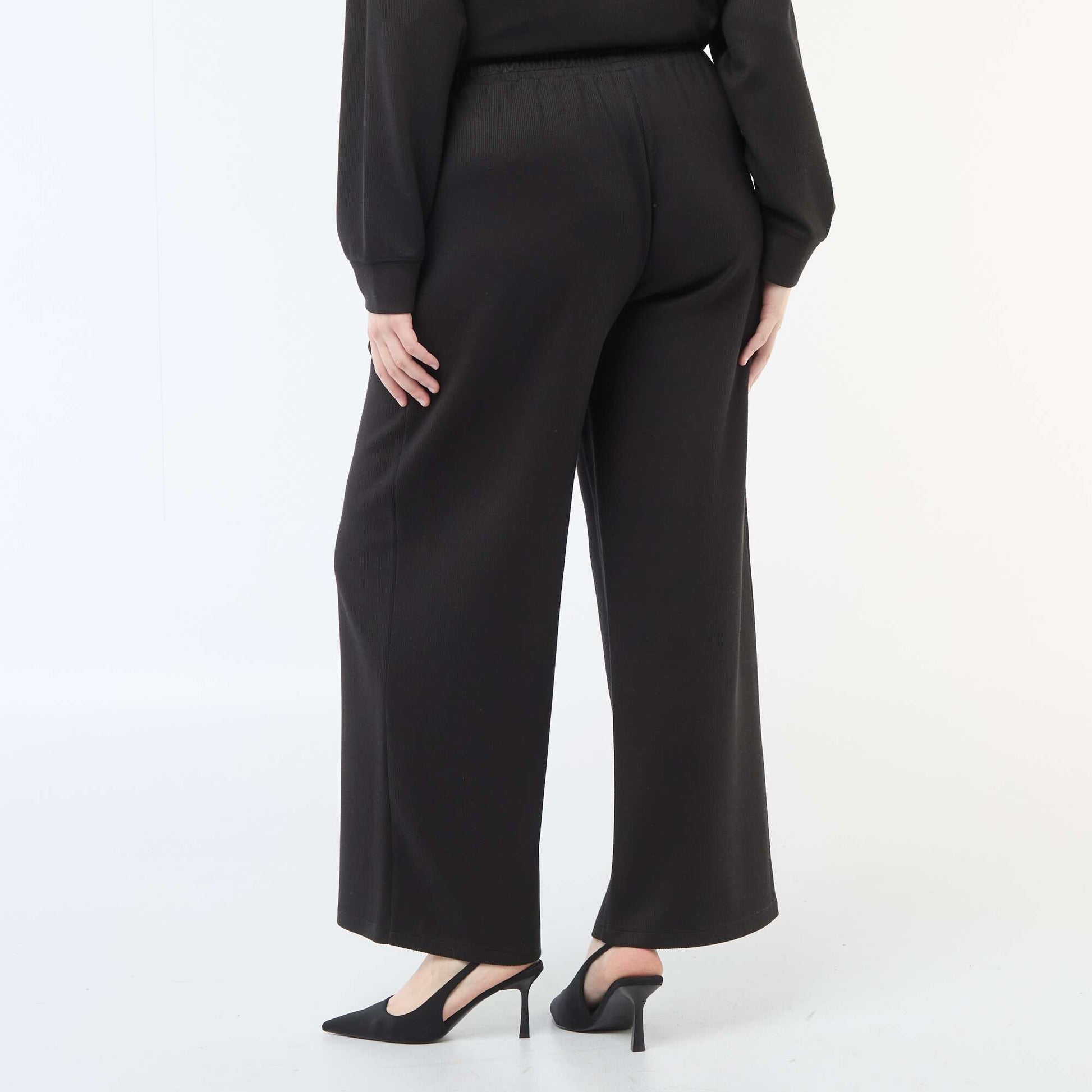 Pantalon large en matière stretch côtelée NOIR