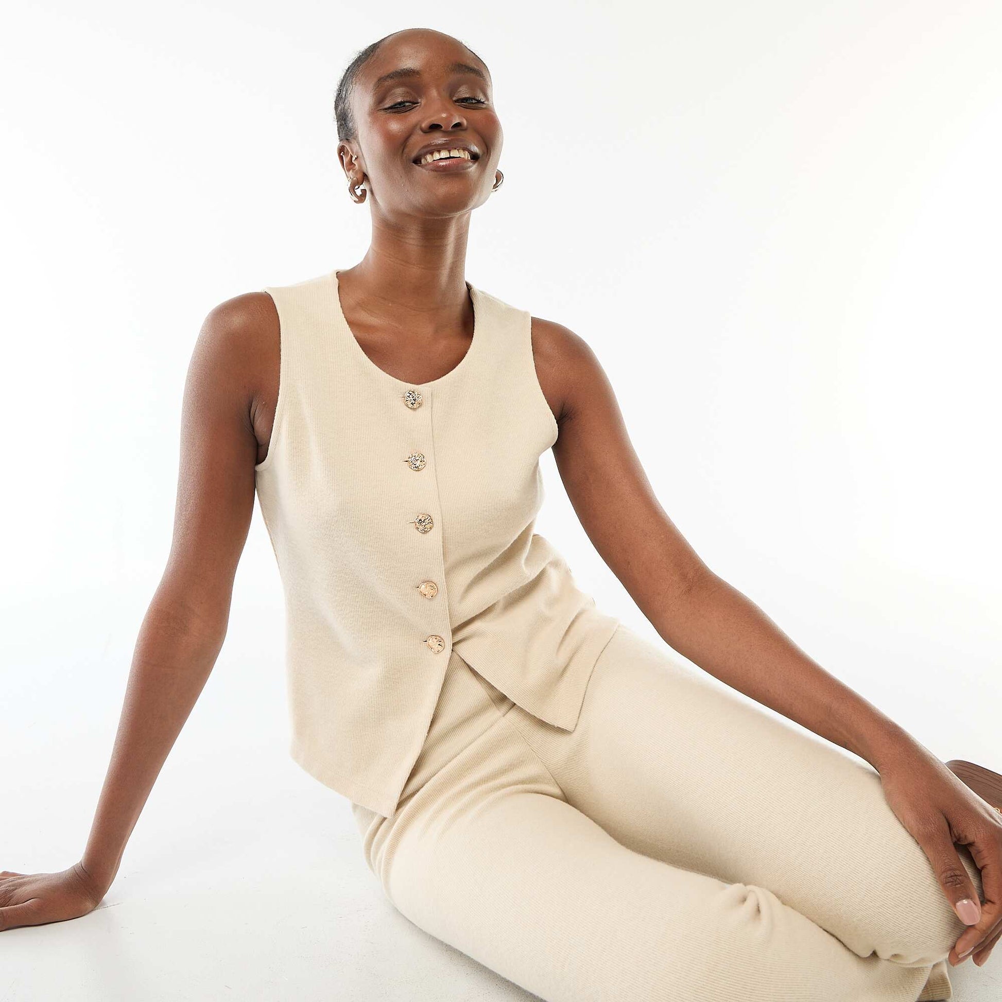 Top sans manches boutonné en maille doudou BEIGE
