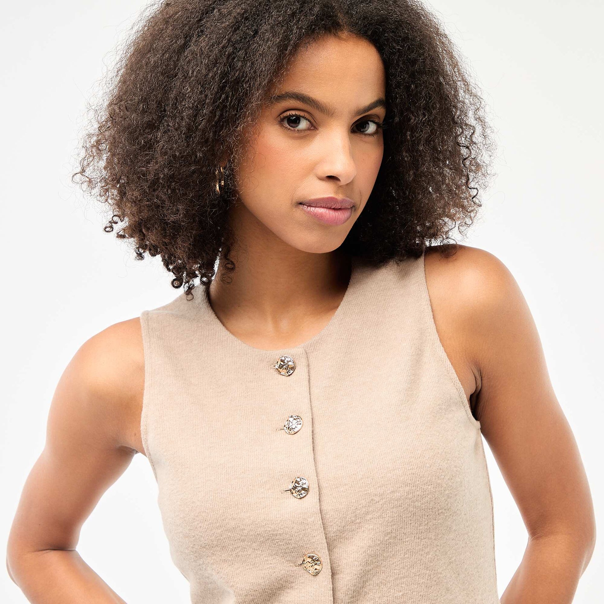 Top sans manches boutonné en maille doudou MARRON