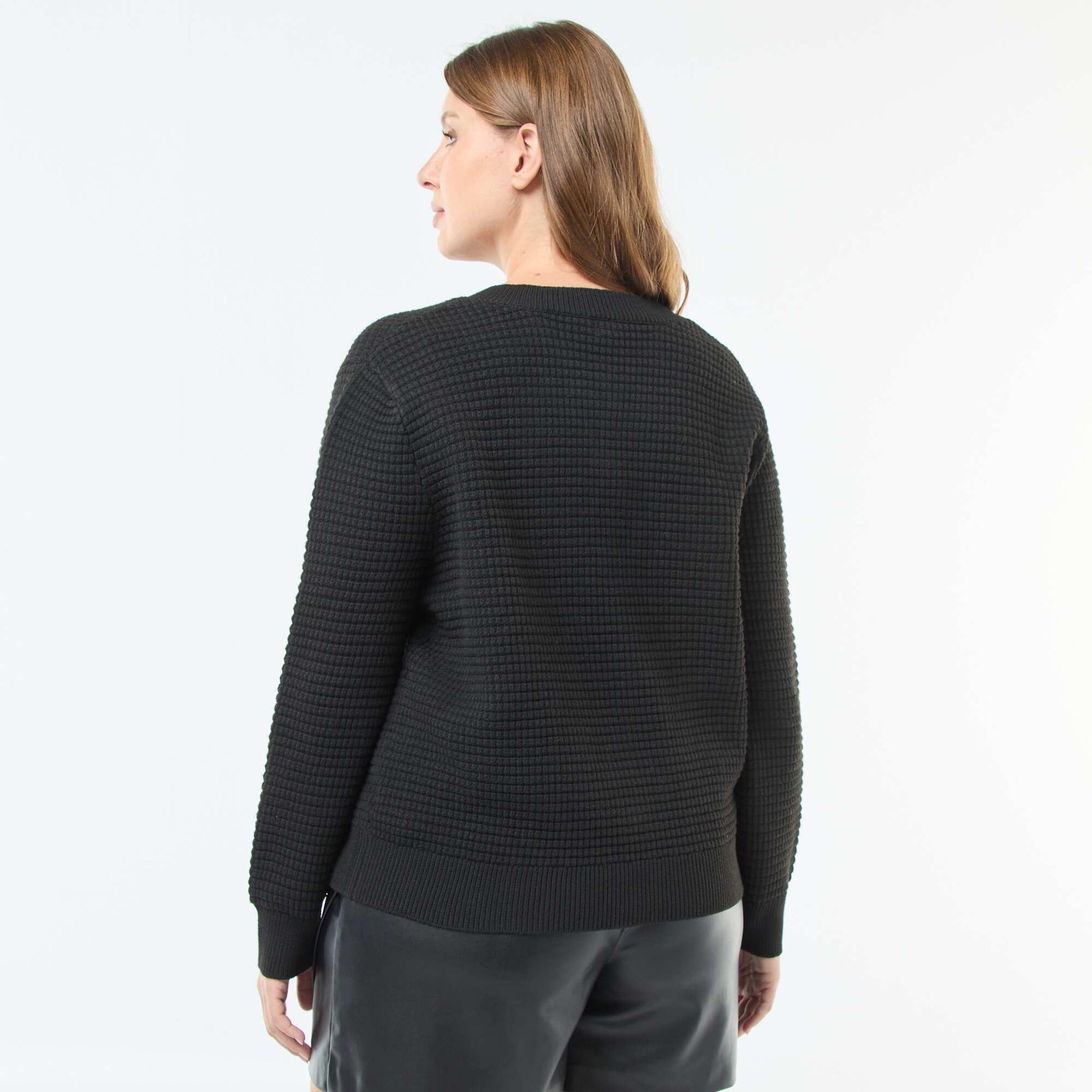 Gilet en maille gaufrée avec boutons dorés NOIR