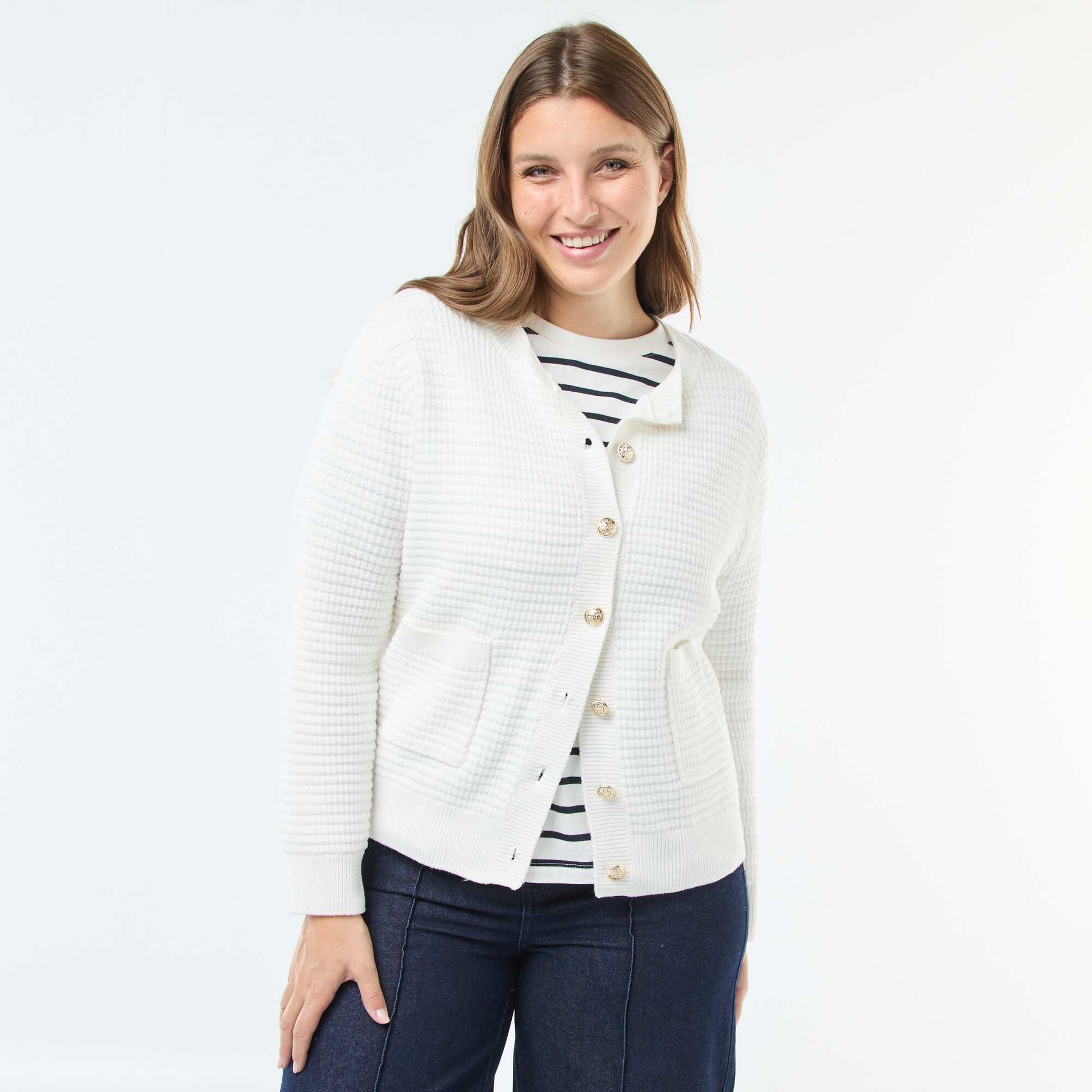 Gilet en maille gaufrée avec boutons dorés BEIGE