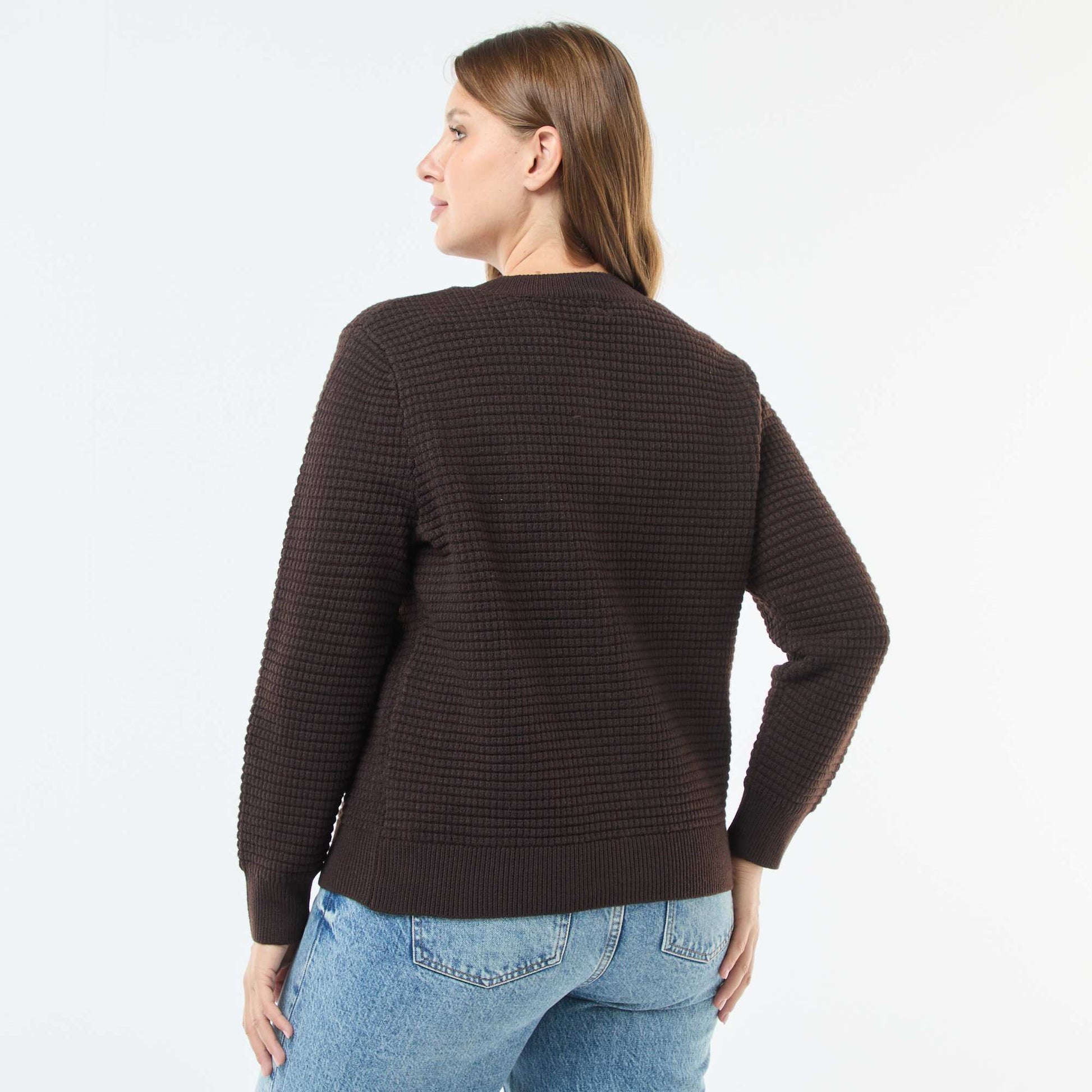 Gilet en maille gaufrée avec boutons dorés MARRON