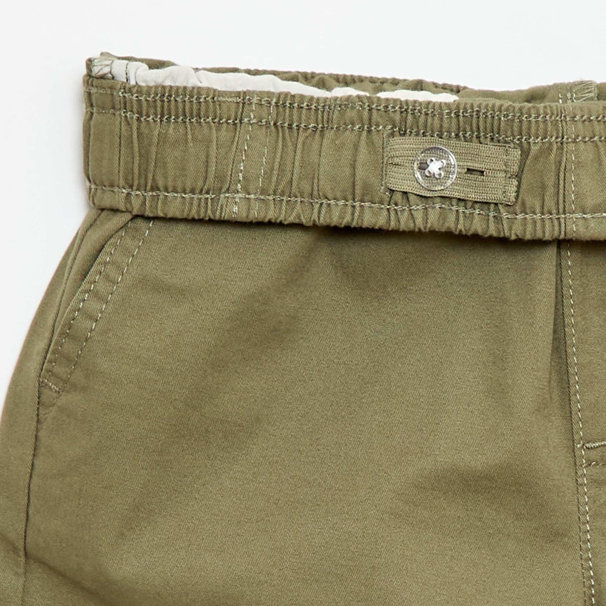 Bermuda chino uni avec liens de serrage VERT