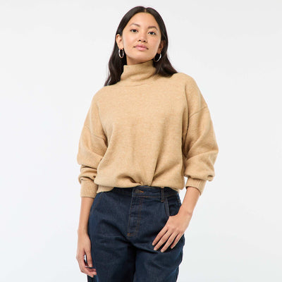 Pull doux avec fente bijou au dos BEIGE