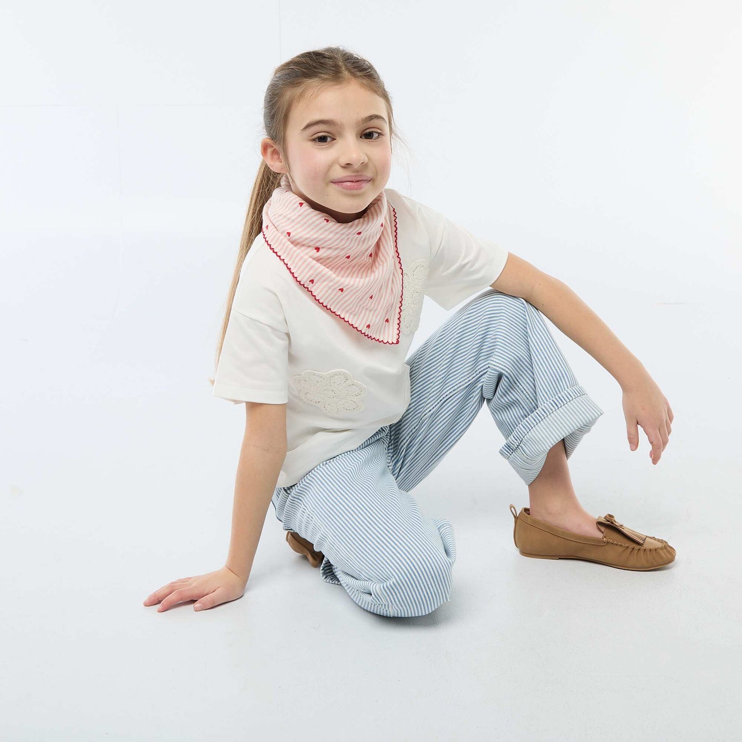 T-shirt avec fleurs en macramé BLANC