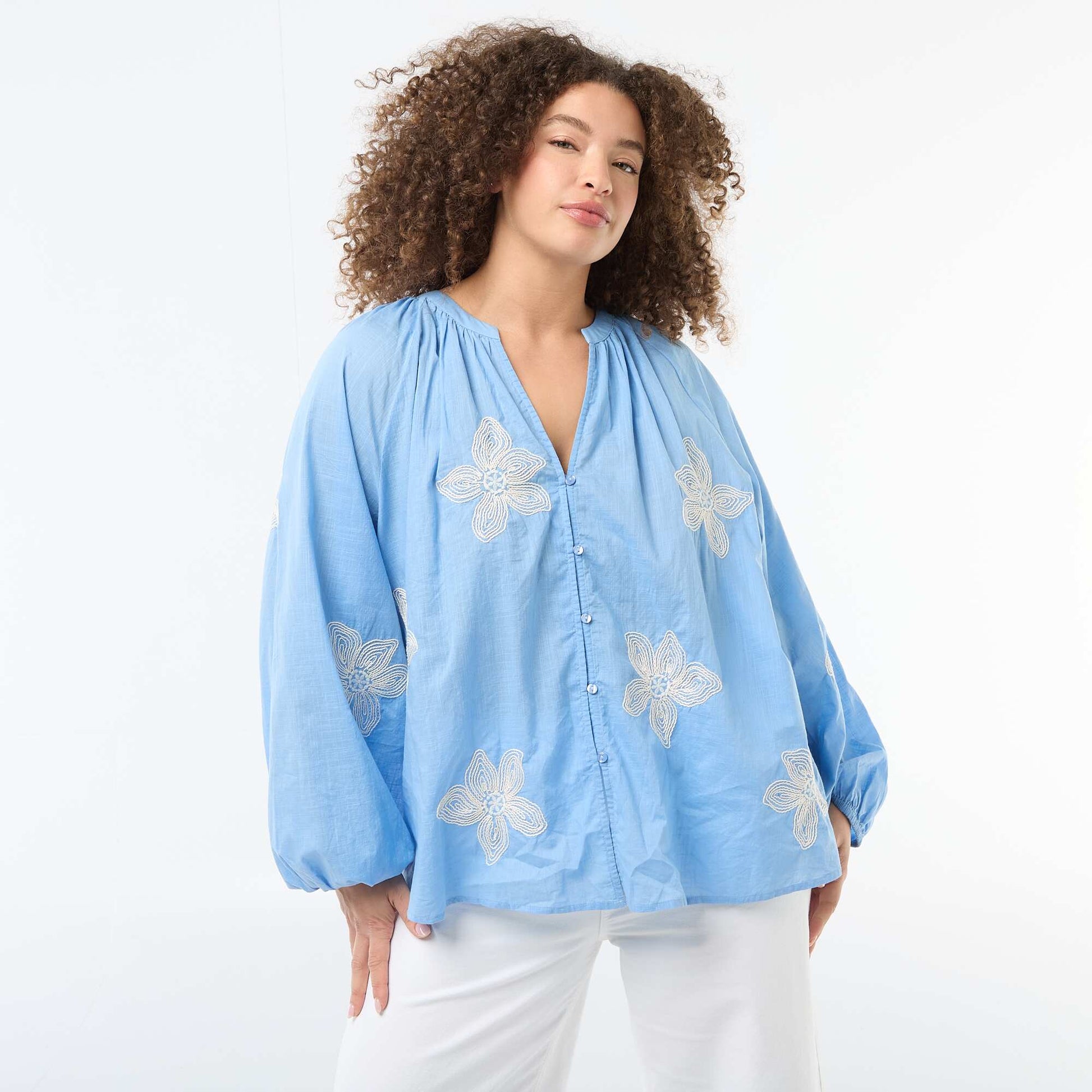 Blouse avec broderies BLEU
