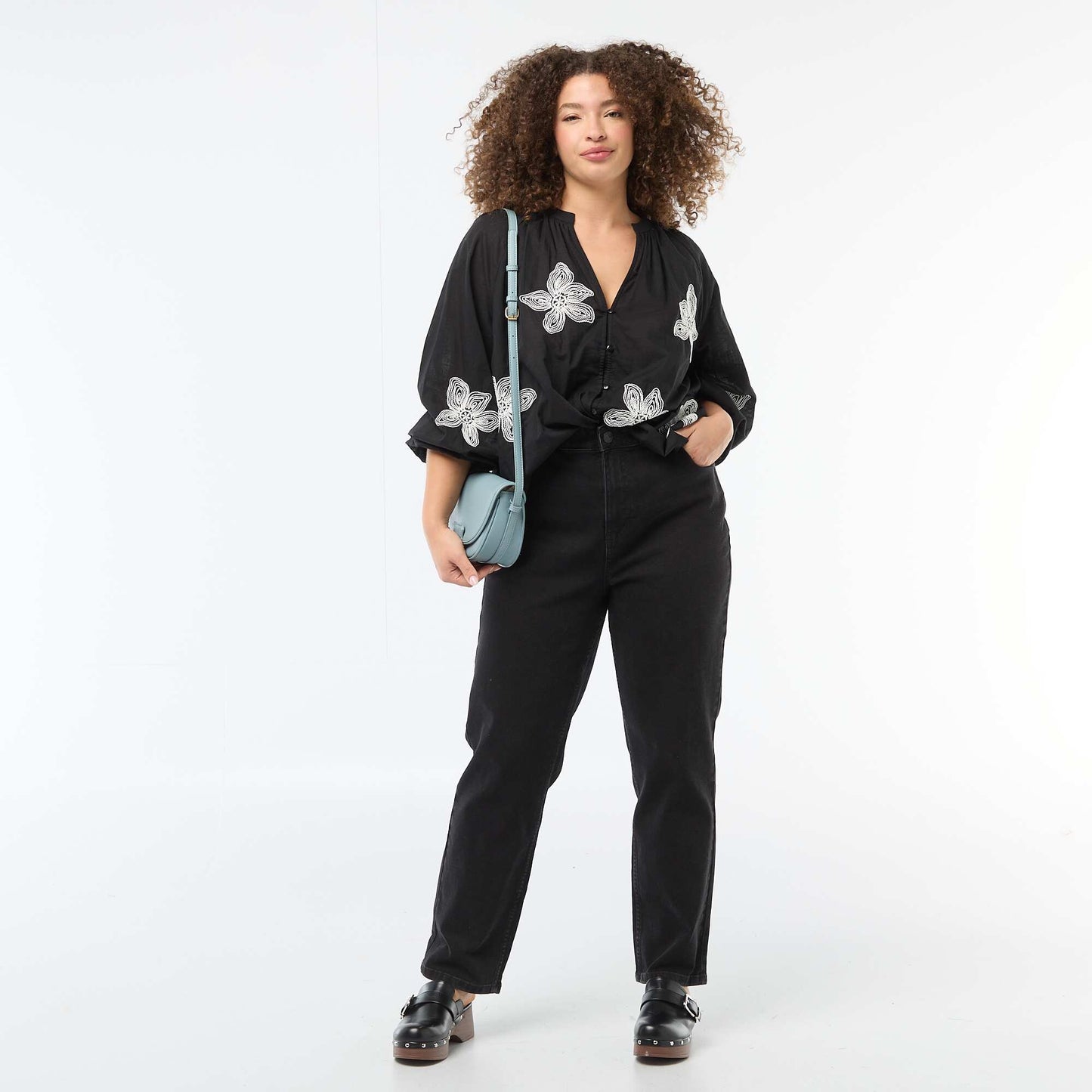 Blouse avec broderies NOIR