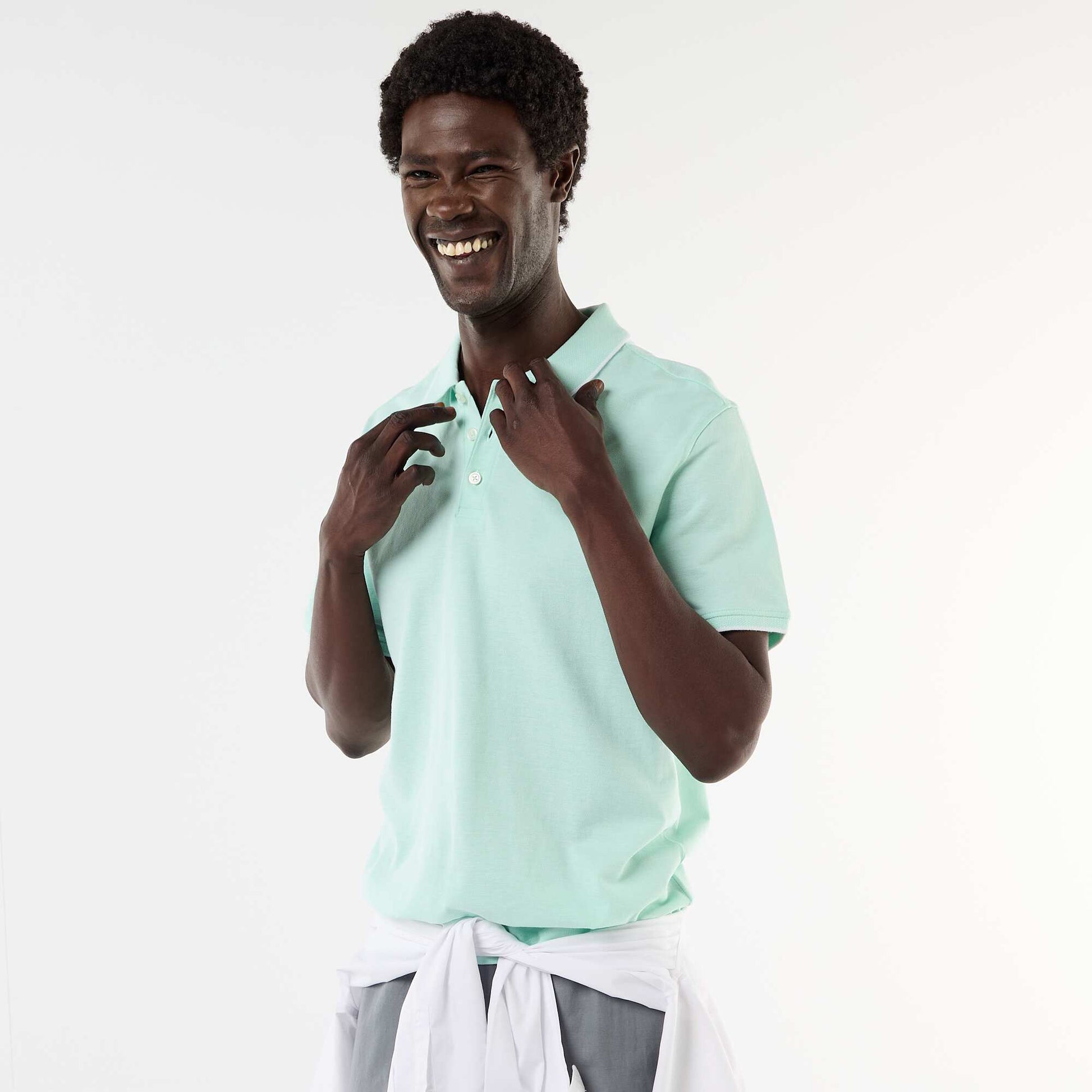 Polo avec broderie sur poitrine VERT