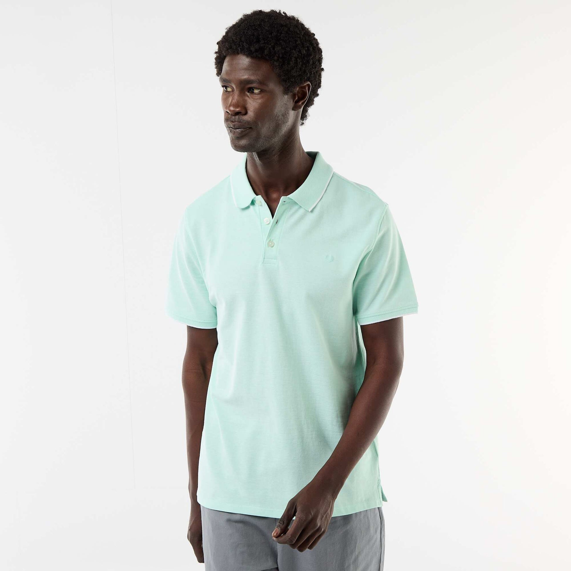 Polo avec broderie sur poitrine VERT