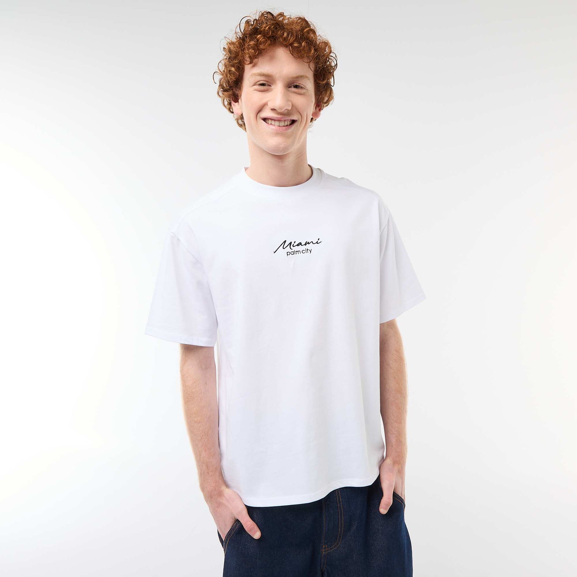 T-shirt col rond avec broderie contrastante BLANC