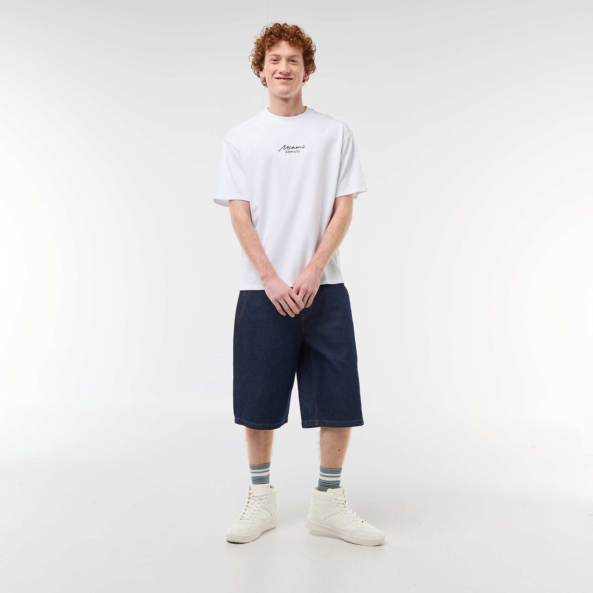T-shirt col rond avec broderie contrastante BLANC