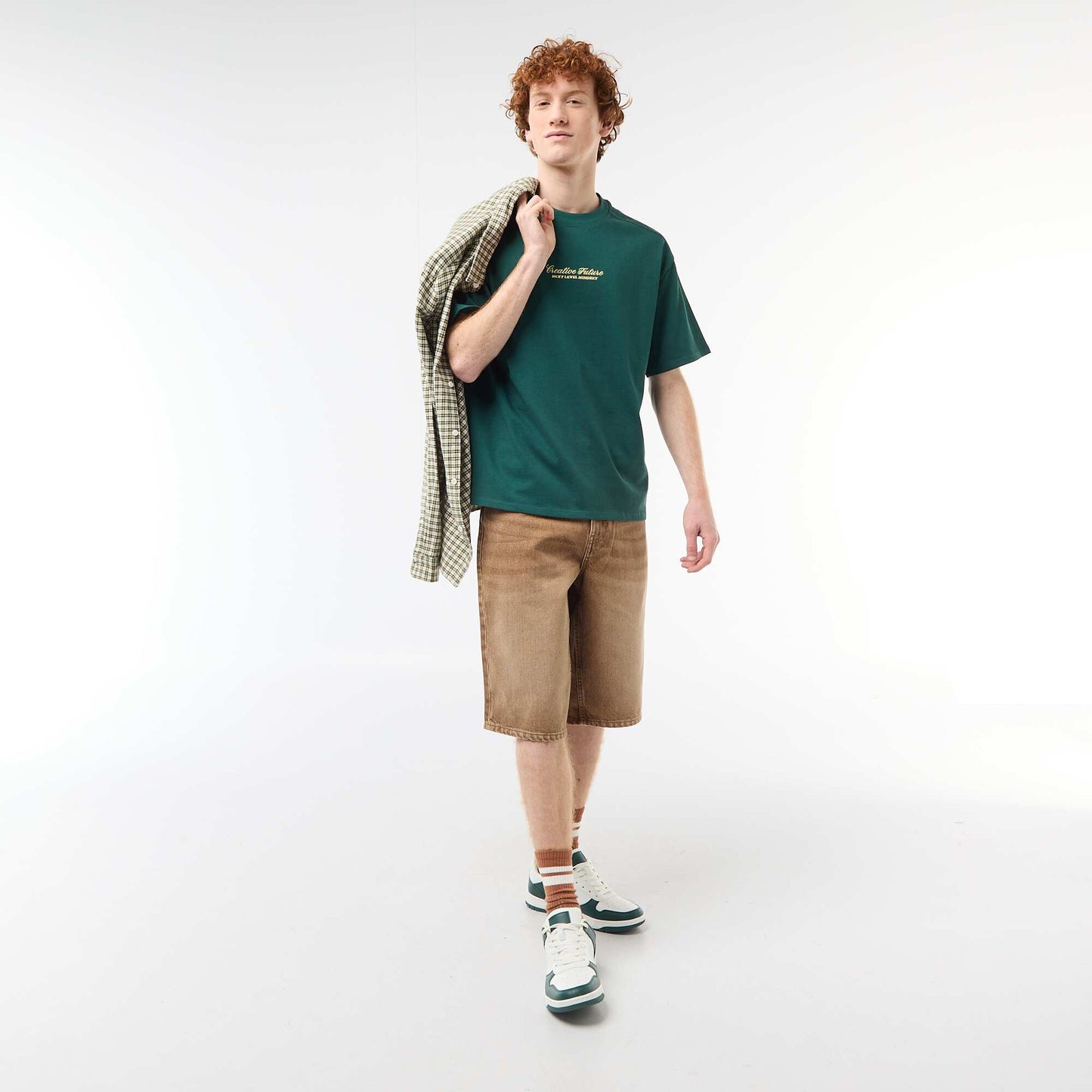 T-shirt col rond avec broderie contrastante VERT