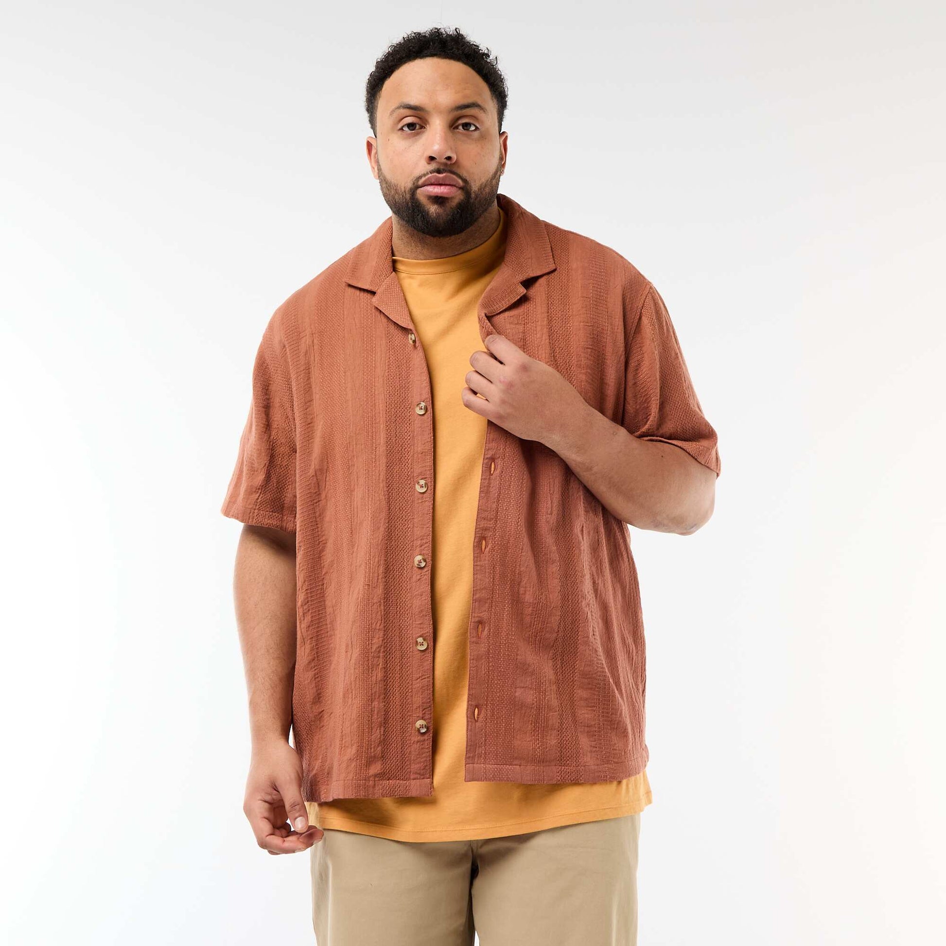 Chemise en maille fantaisie à manches courtes MARRON