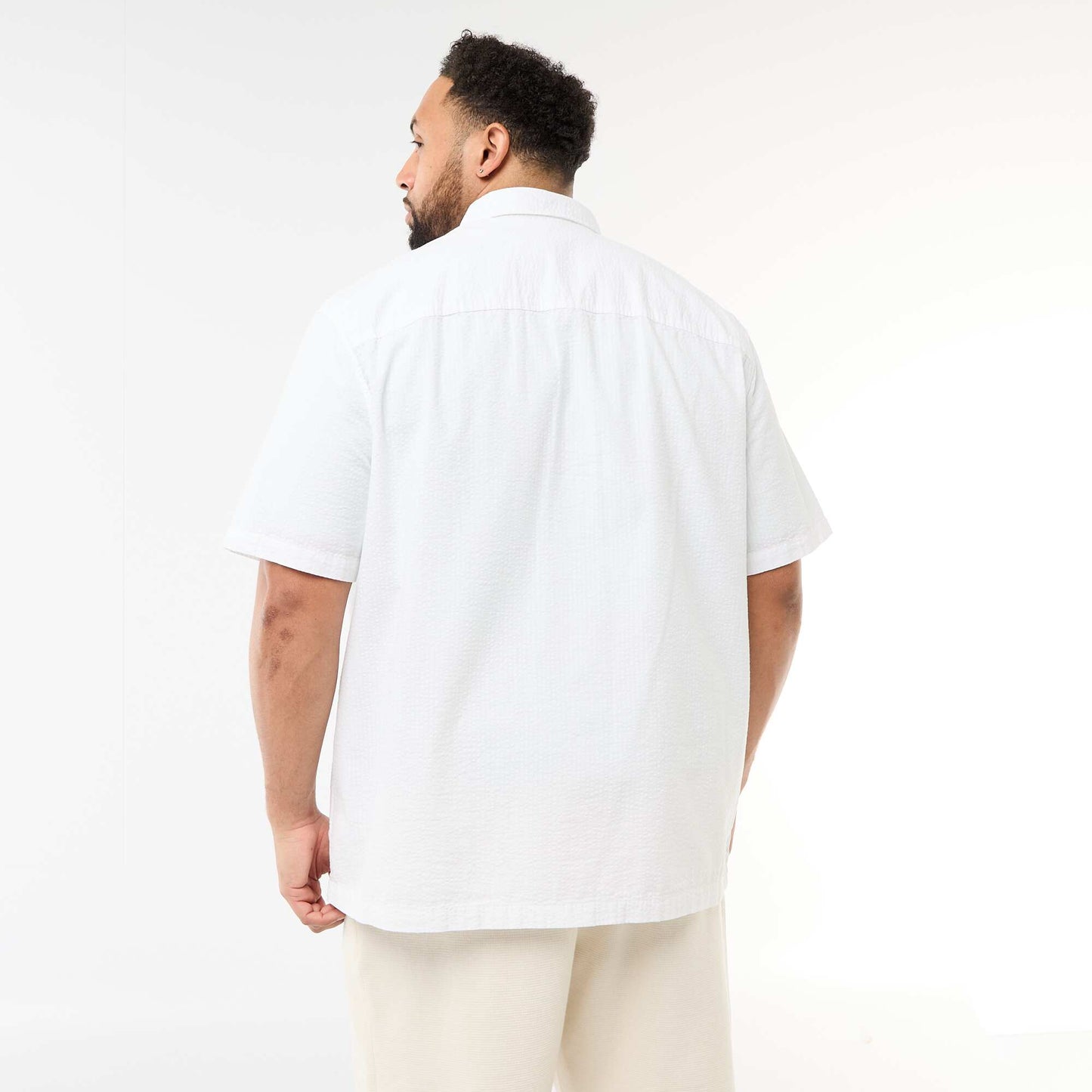 Chemise manches courtes en matière crépon BLANC