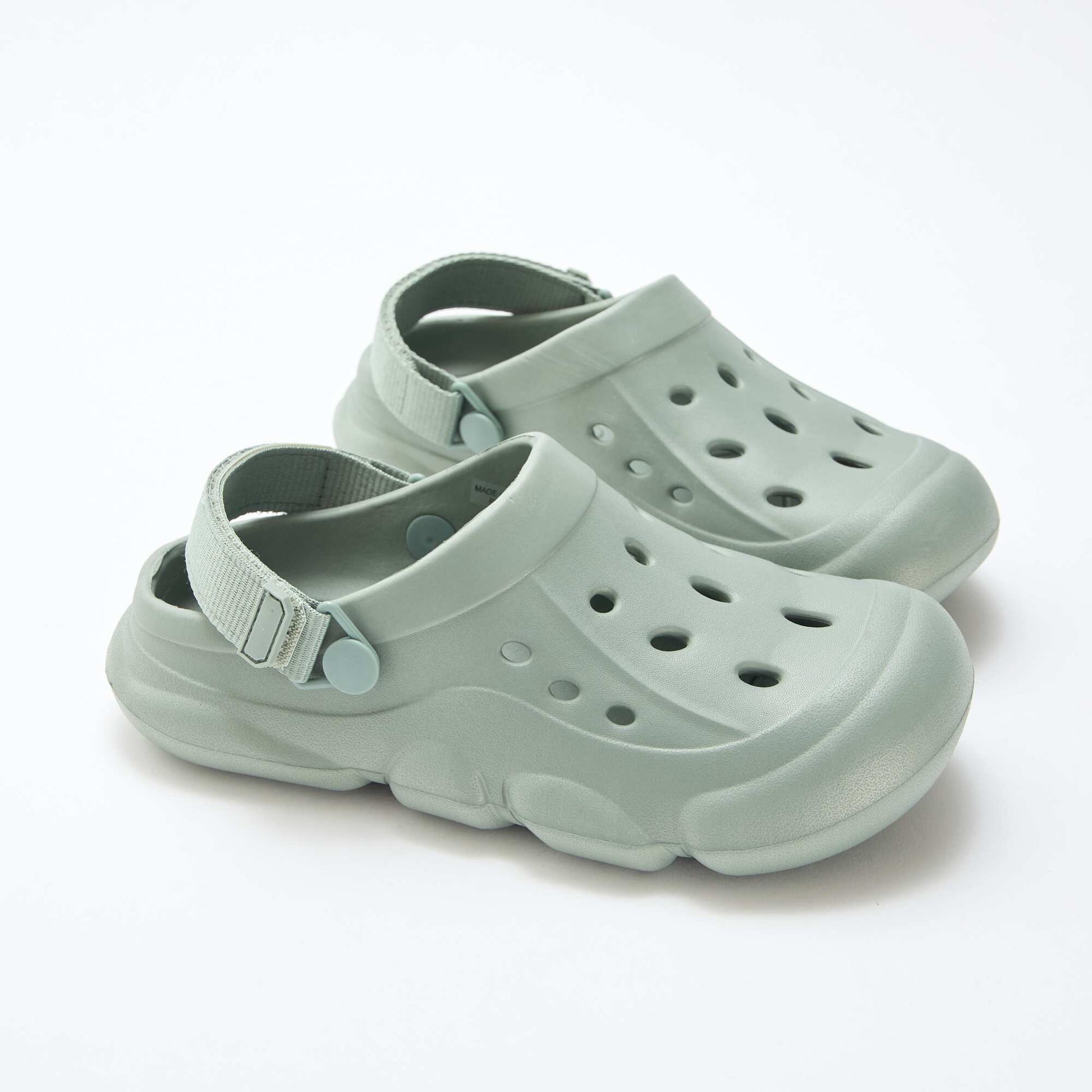 Paire de mules de plage fermées VERT