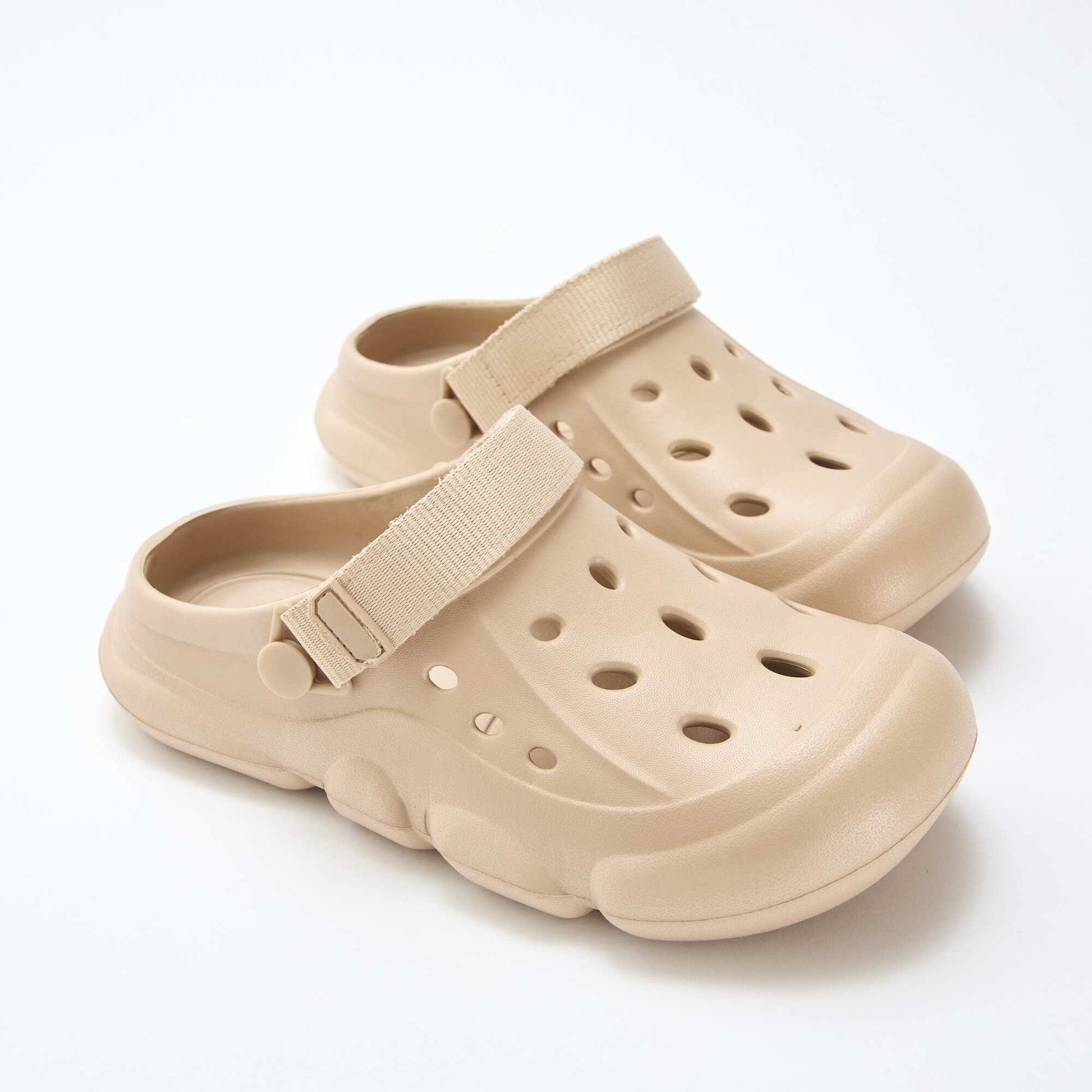 Paire de mules de plage fermées BEIGE