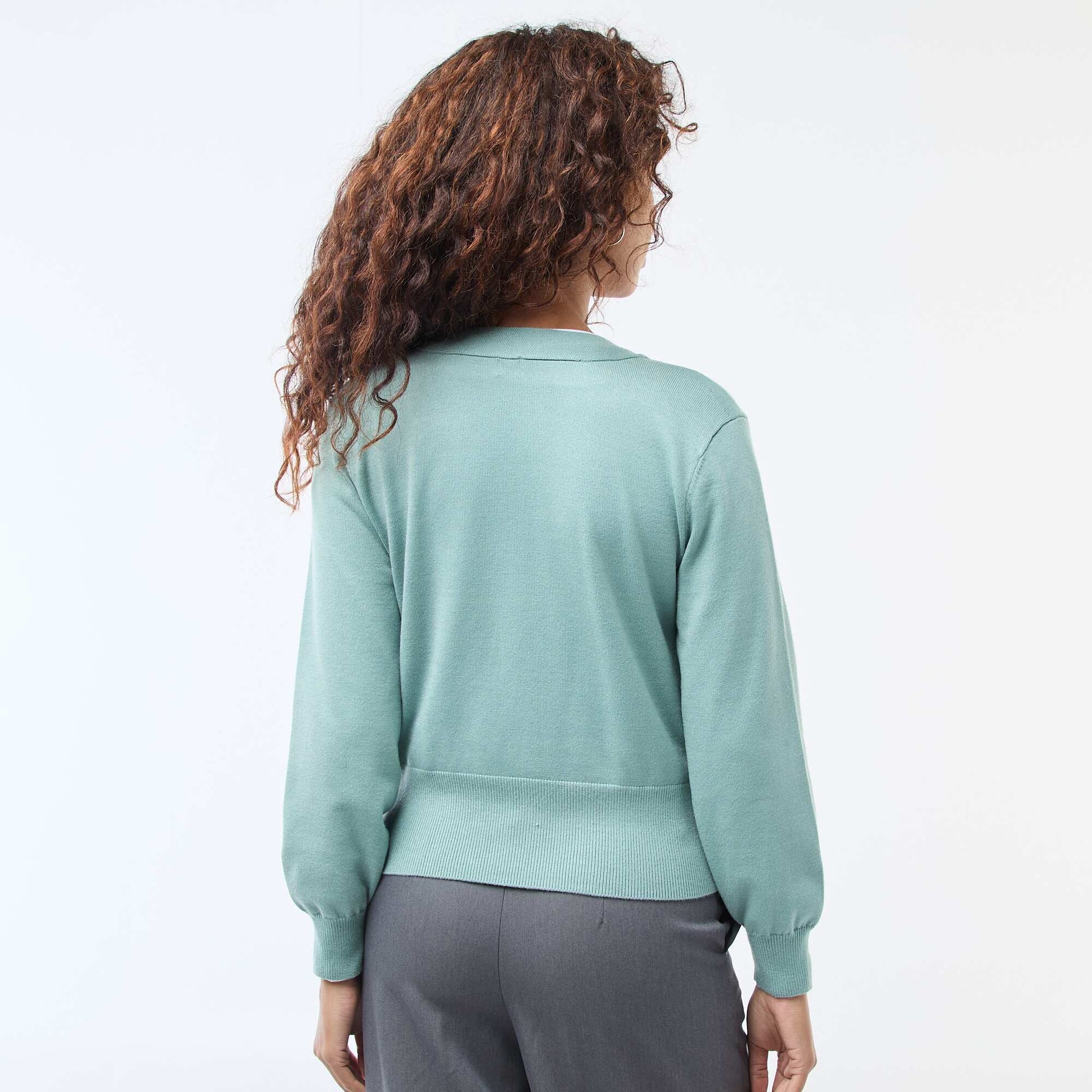 Pull effet gilet cache-coeur avec bouton doré VERT SAGE