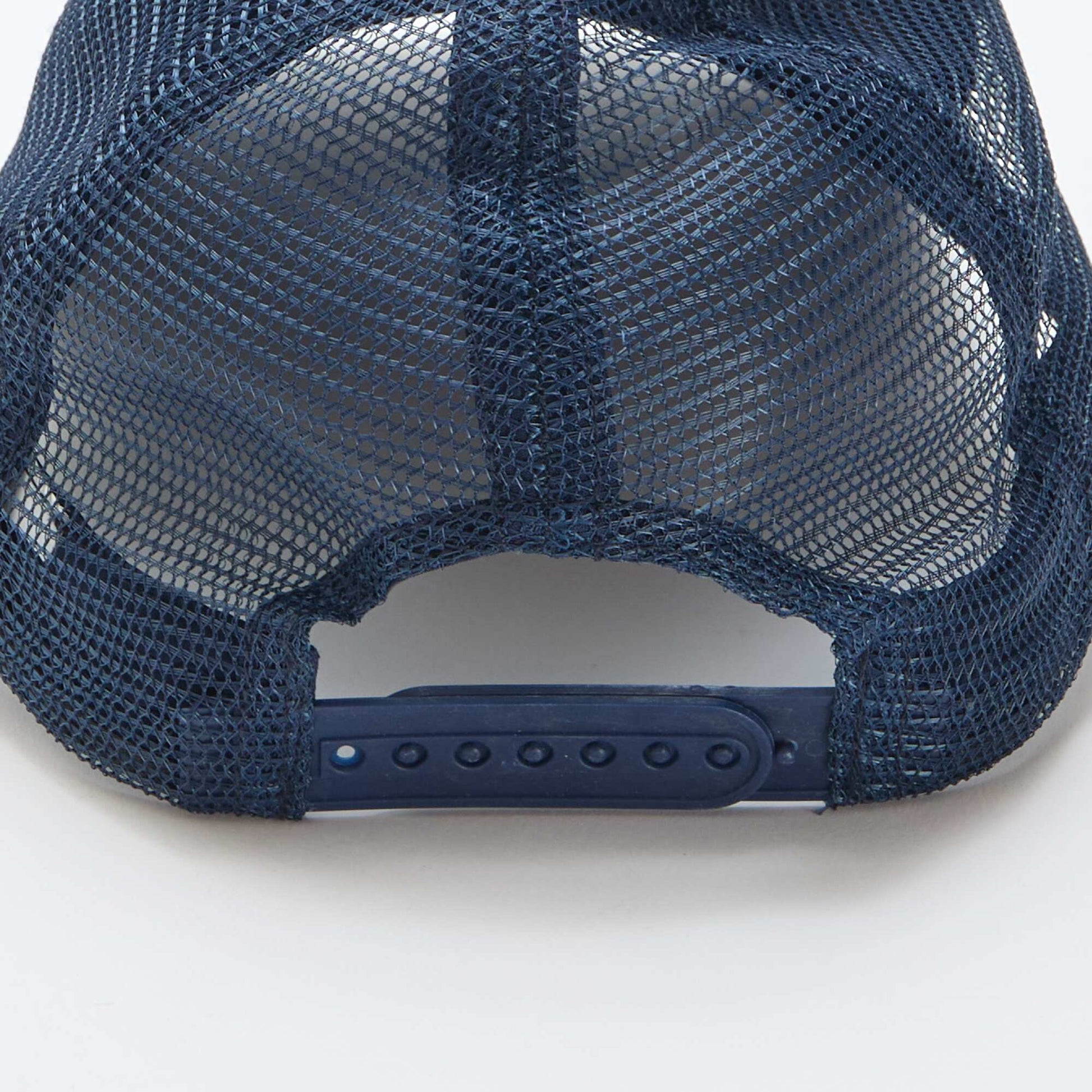Casquette avec filet + broderie devant BLEU