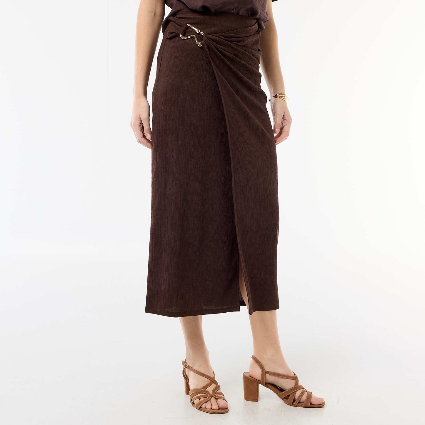 Jupe longue avec boucle dorée à la taille MARRON