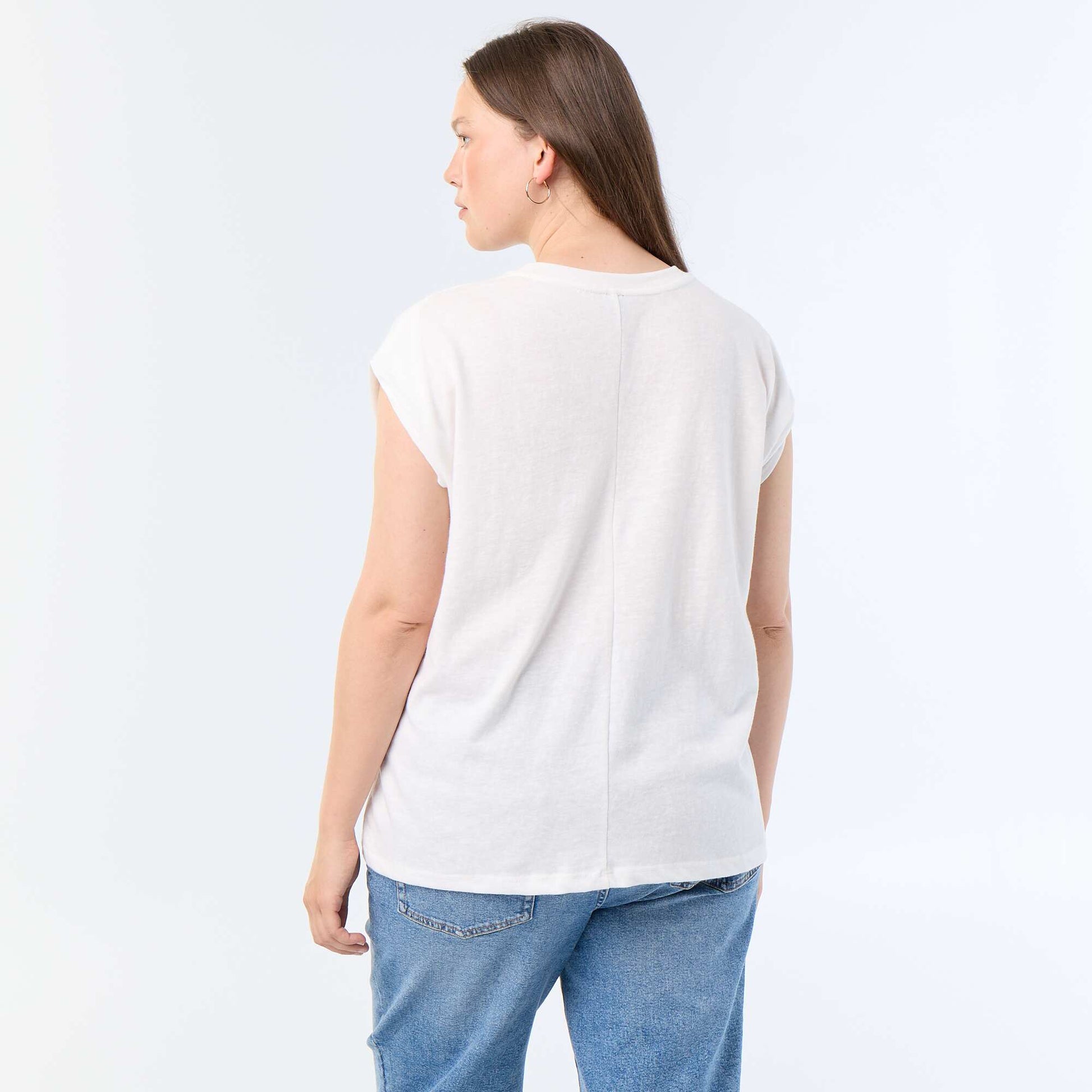 T-shirt en jersey sans manches avec petite broderie poitrine BEIGE