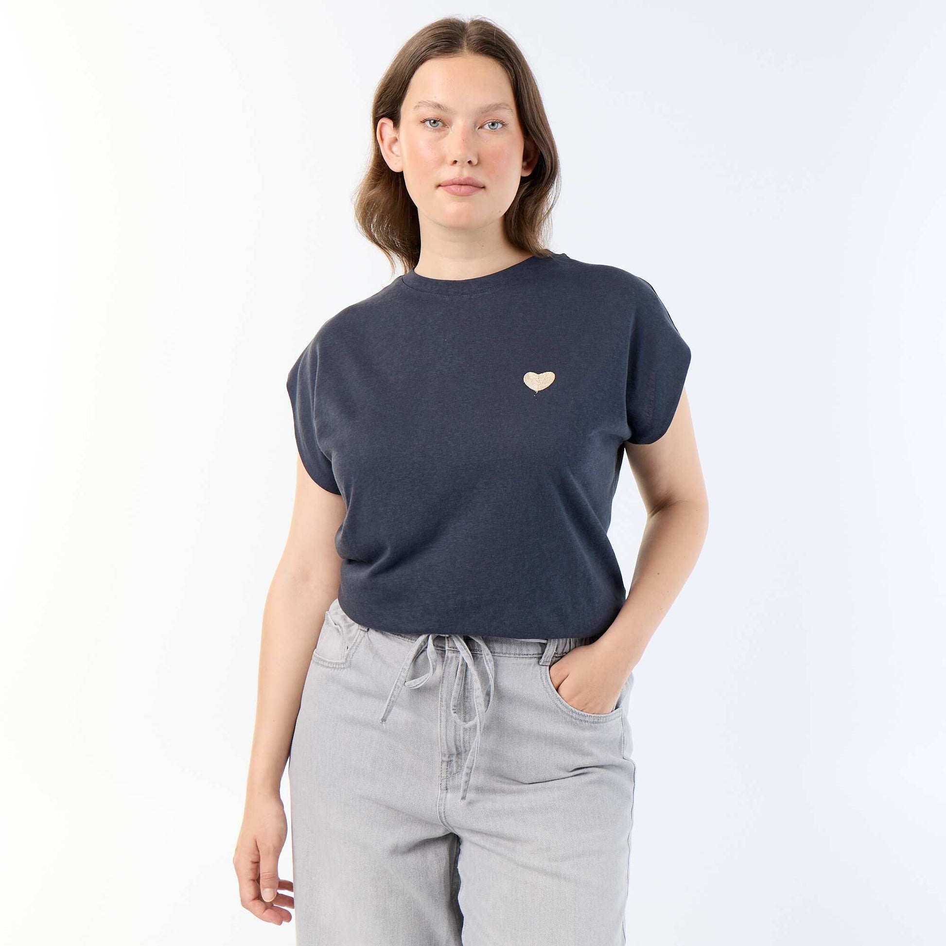 T-shirt en jersey sans manches avec petite broderie poitrine BLEU