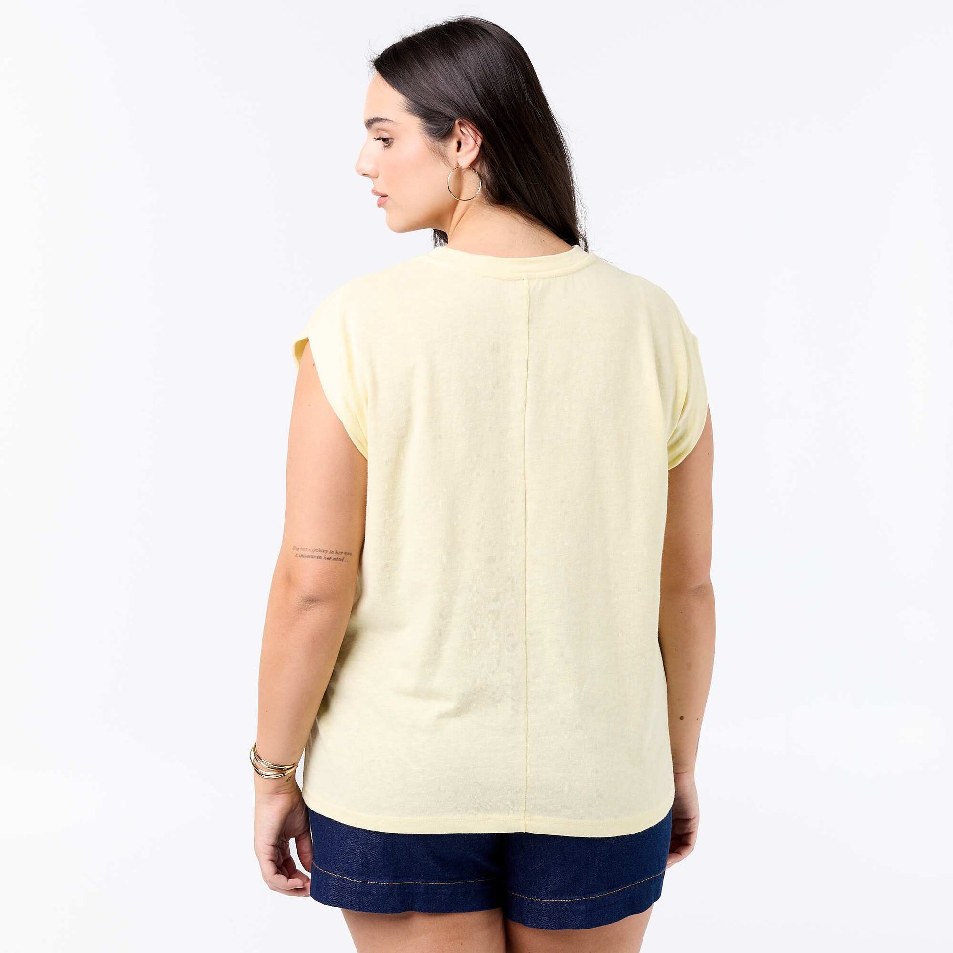 T-shirt en jersey sans manches avec petite broderie poitrine JAUNE