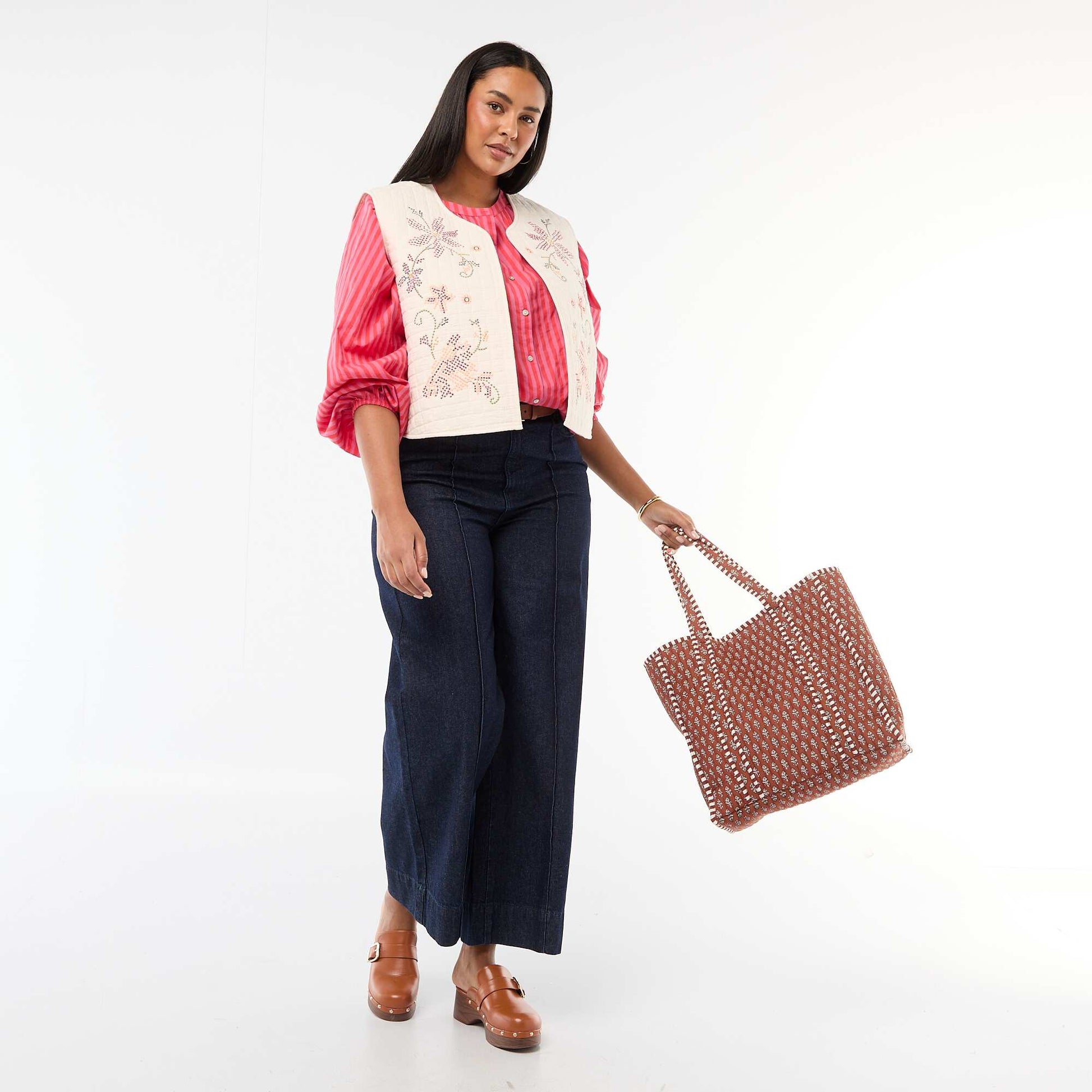 Veste matelassée avec broderies BEIGE