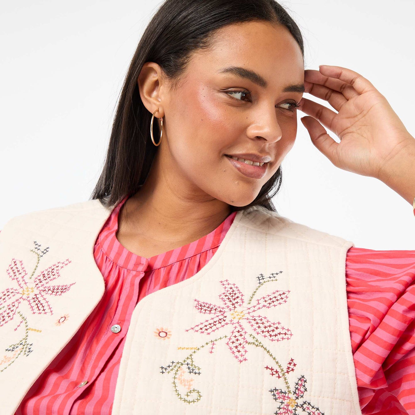 Veste matelassée avec broderies BEIGE