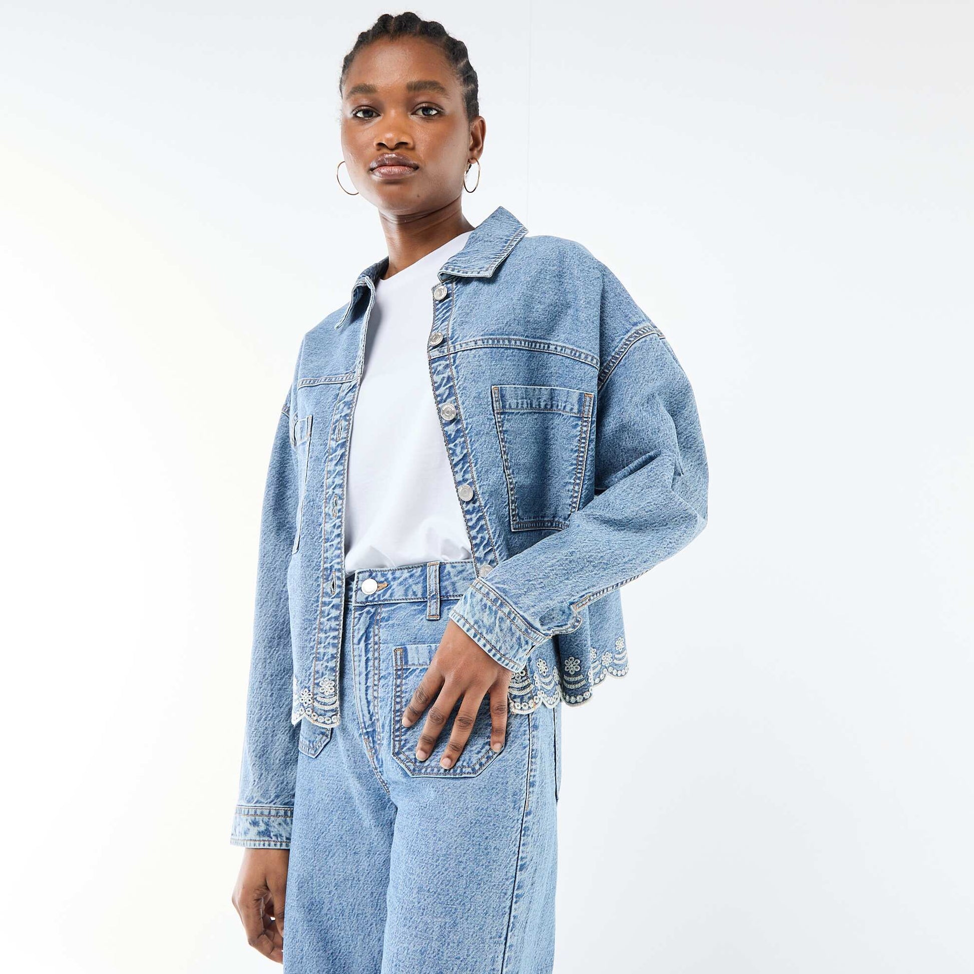 Veste denim boutonnée avec broderie en coton uni BLEU