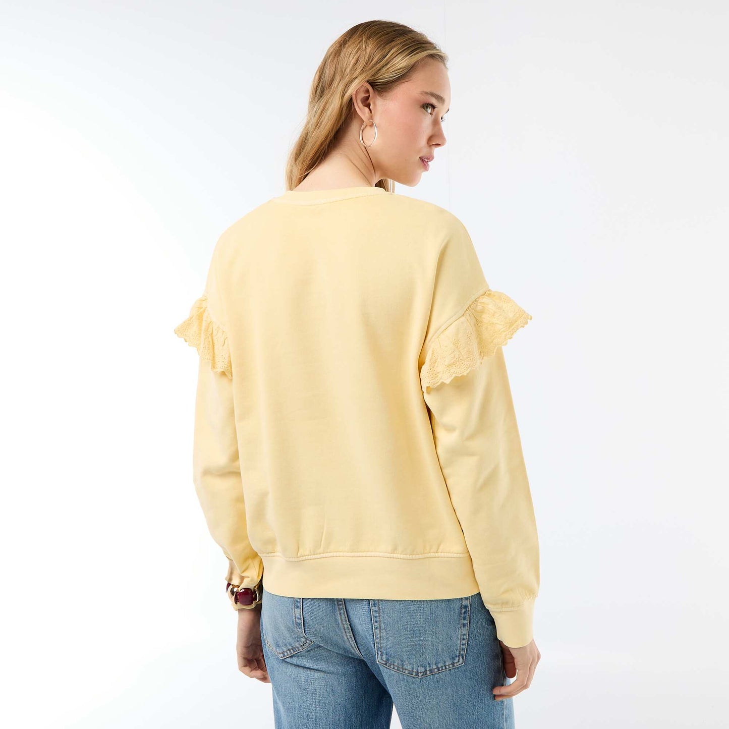 Sweat uni avec volants en borderies anglaises sur les manches JAUNE