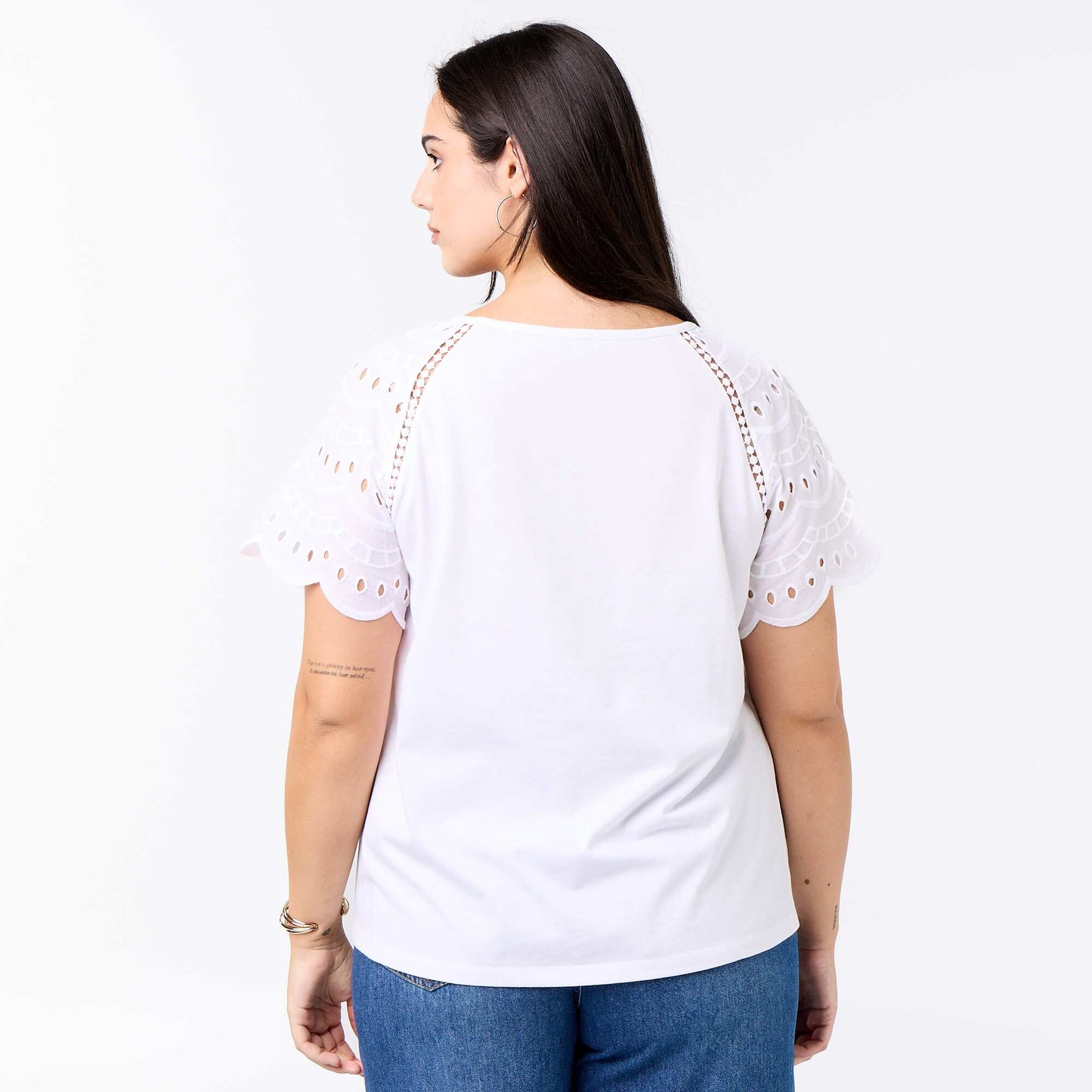 Tee-shirt uni avec broderies sur les manches BLANC