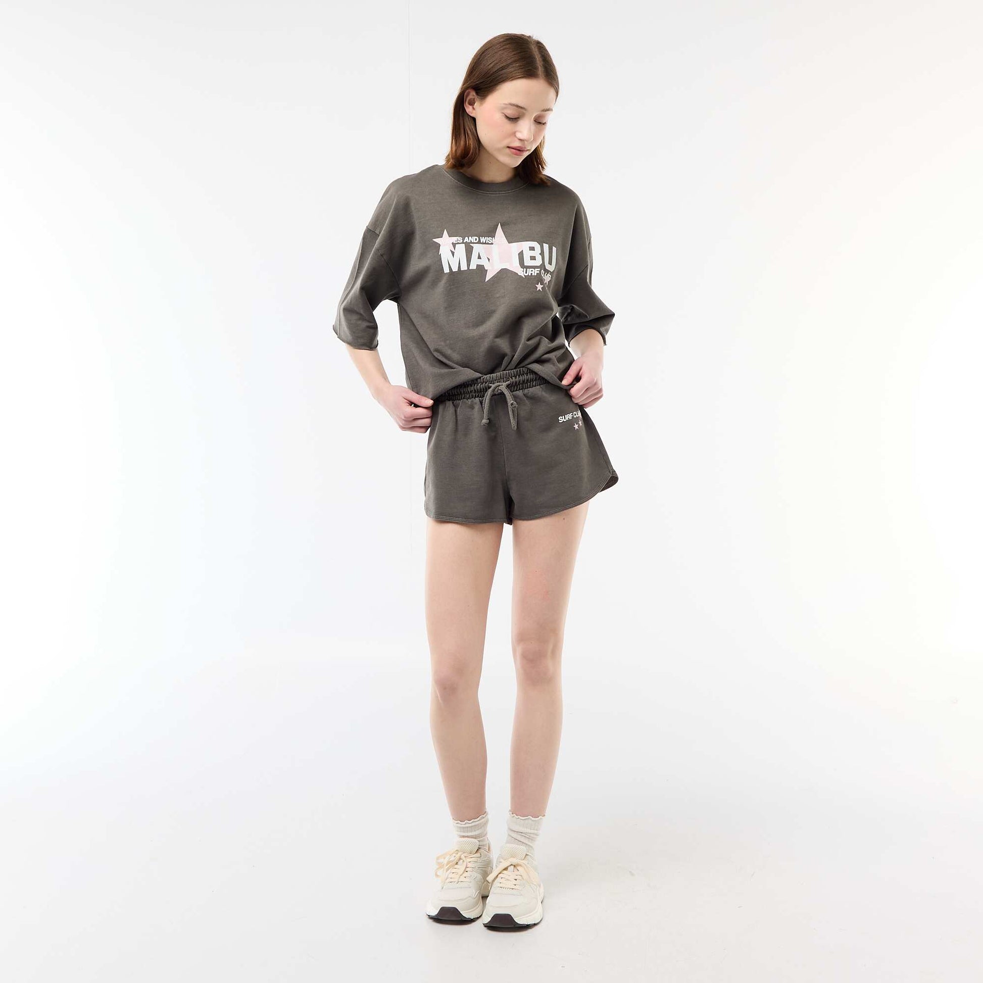 Tee-shirt oversize avec inscription GRIS