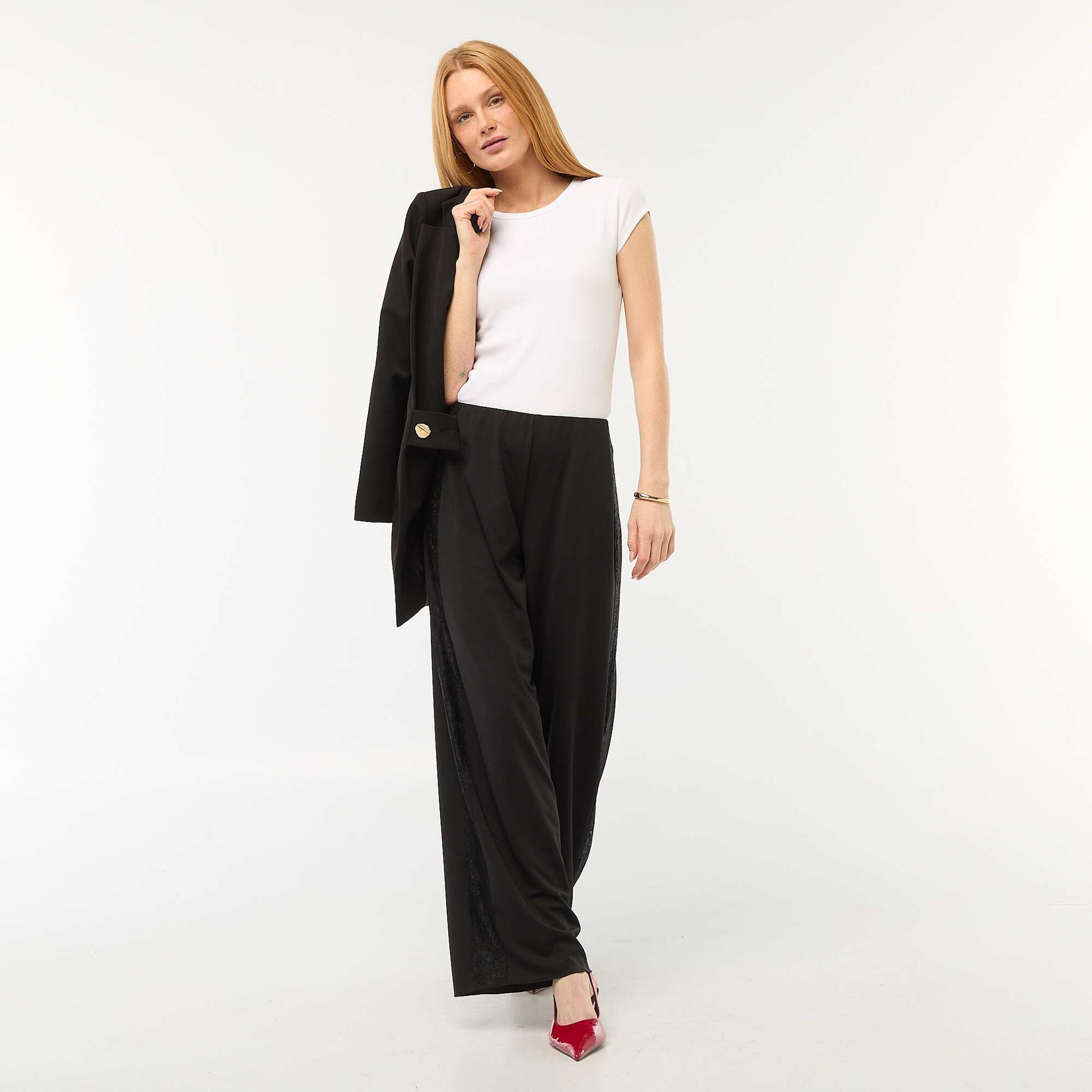 Pantalon large fluide avec bandes latérales en dentelle NOIR