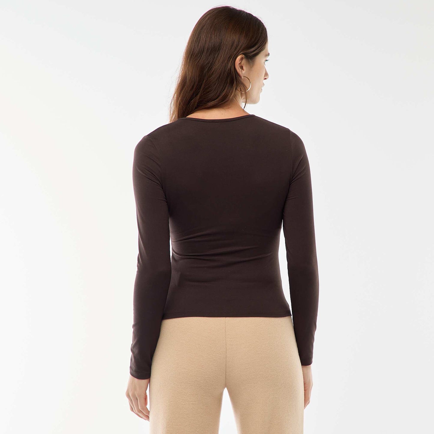 Tee-shirt à manches longues avec bijou doré devant effet twisté MARRON