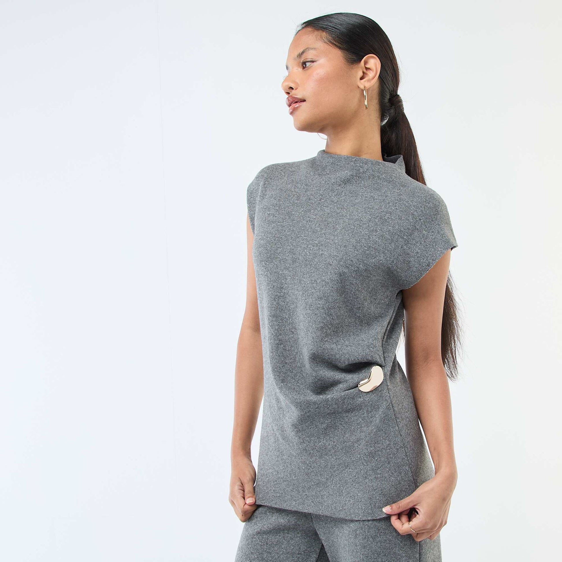 Pull sans manches avec col montant GRIS