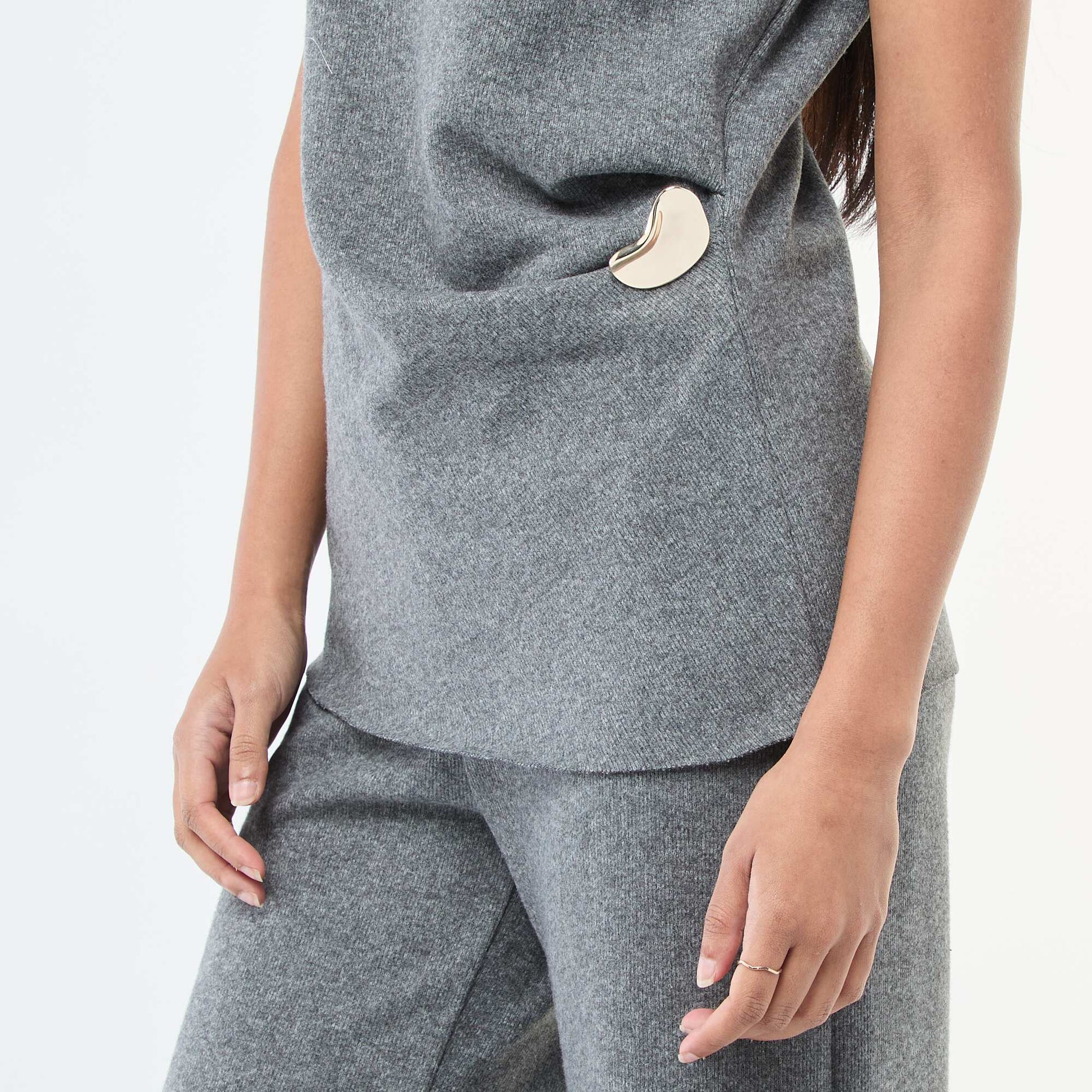 Pull sans manches avec col montant GRIS