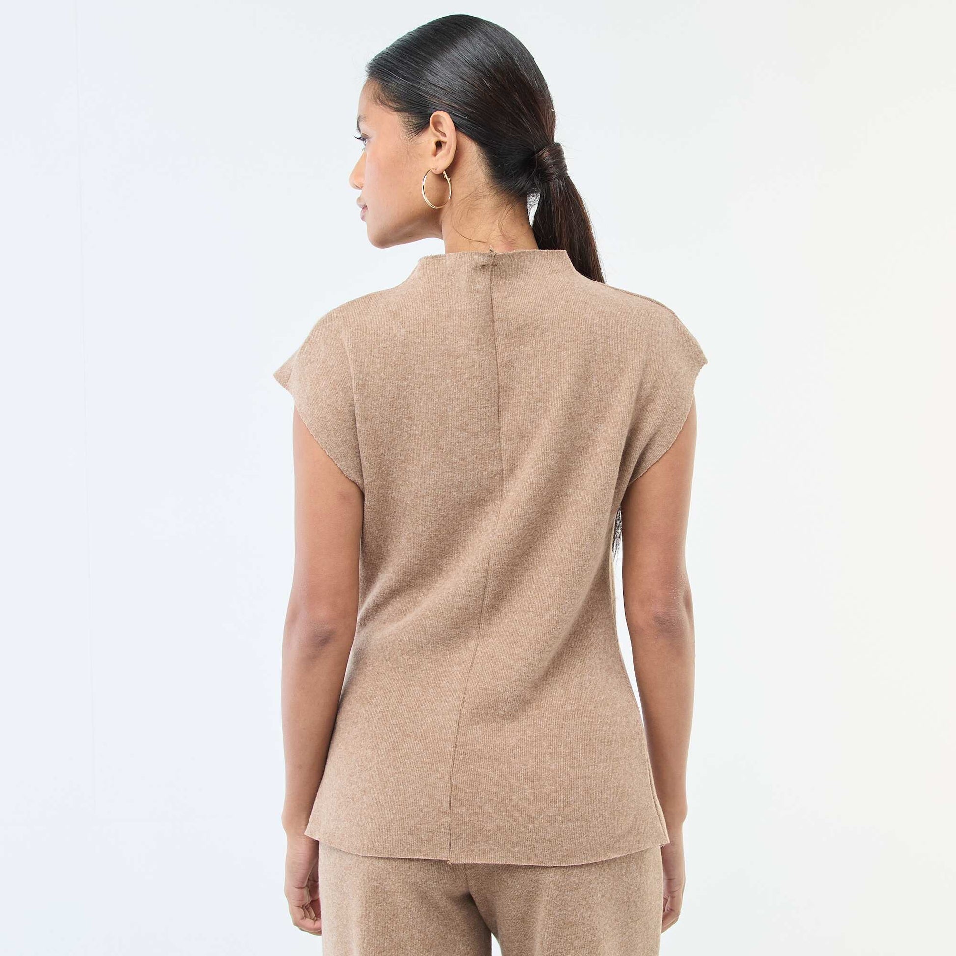 Pull sans manches avec col montant BEIGE