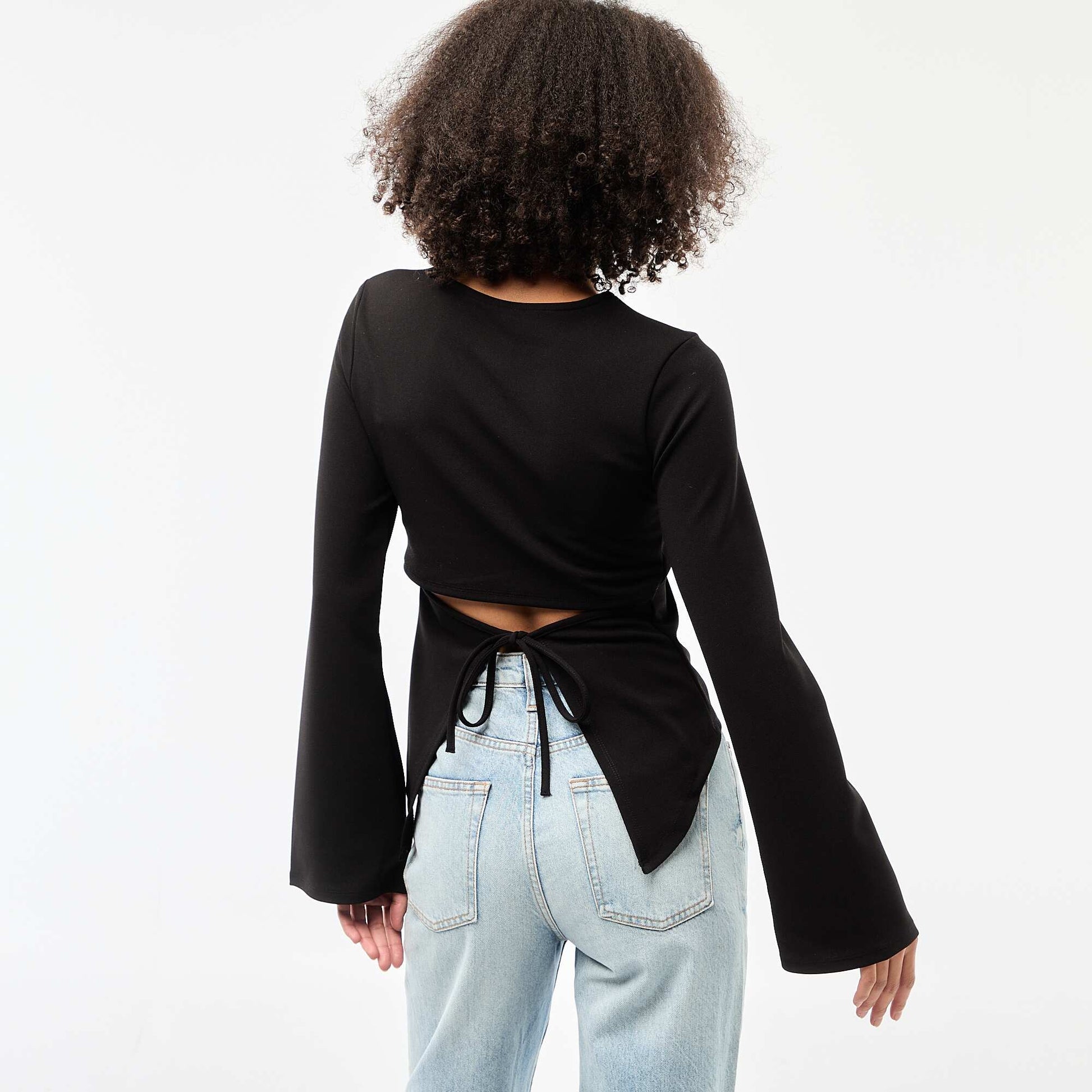 Tee-shirt avec bas du dos ouvert NOIR