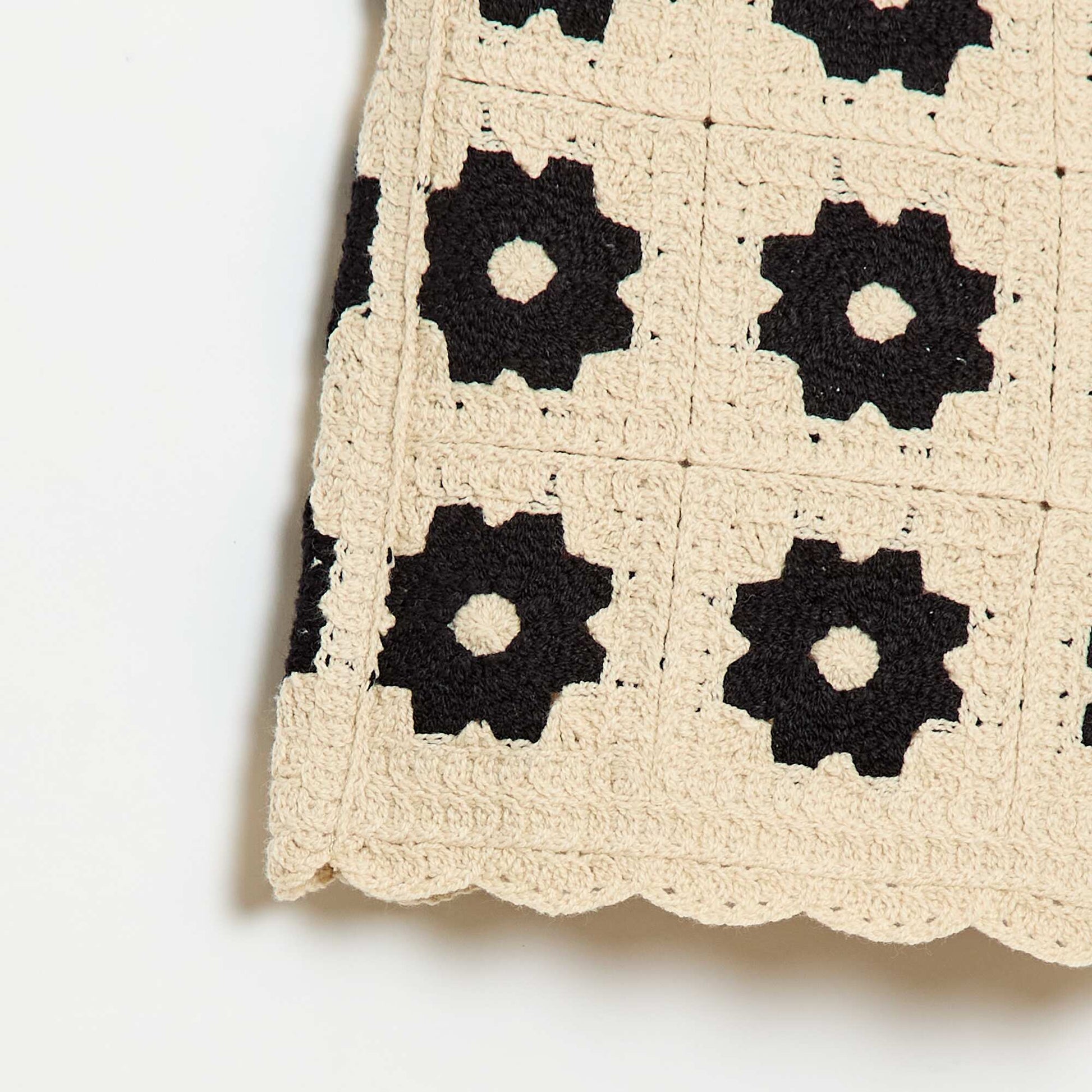 Short en crochet à motif NOIR
