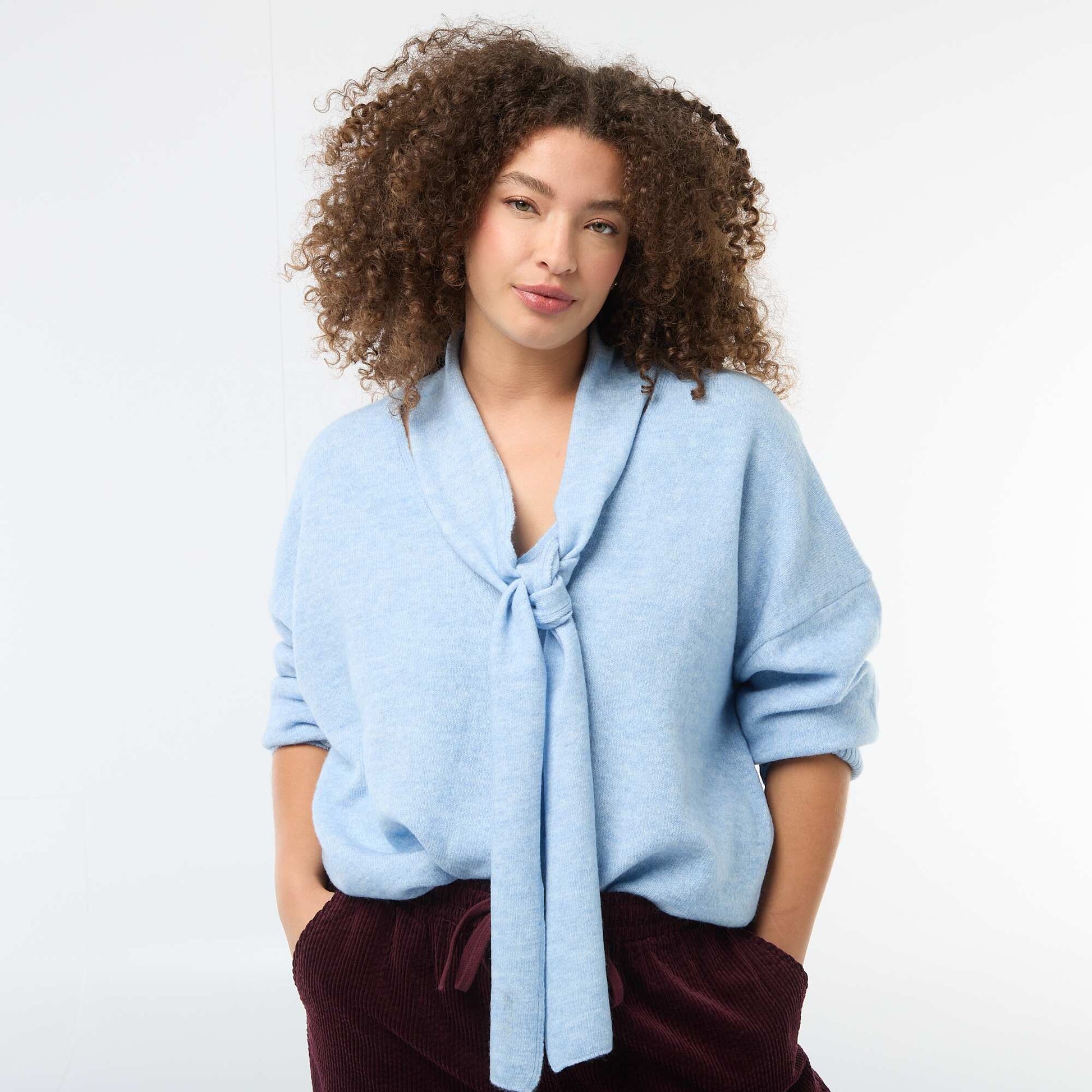 Pull en maille avec écharpe intégrée BLEU