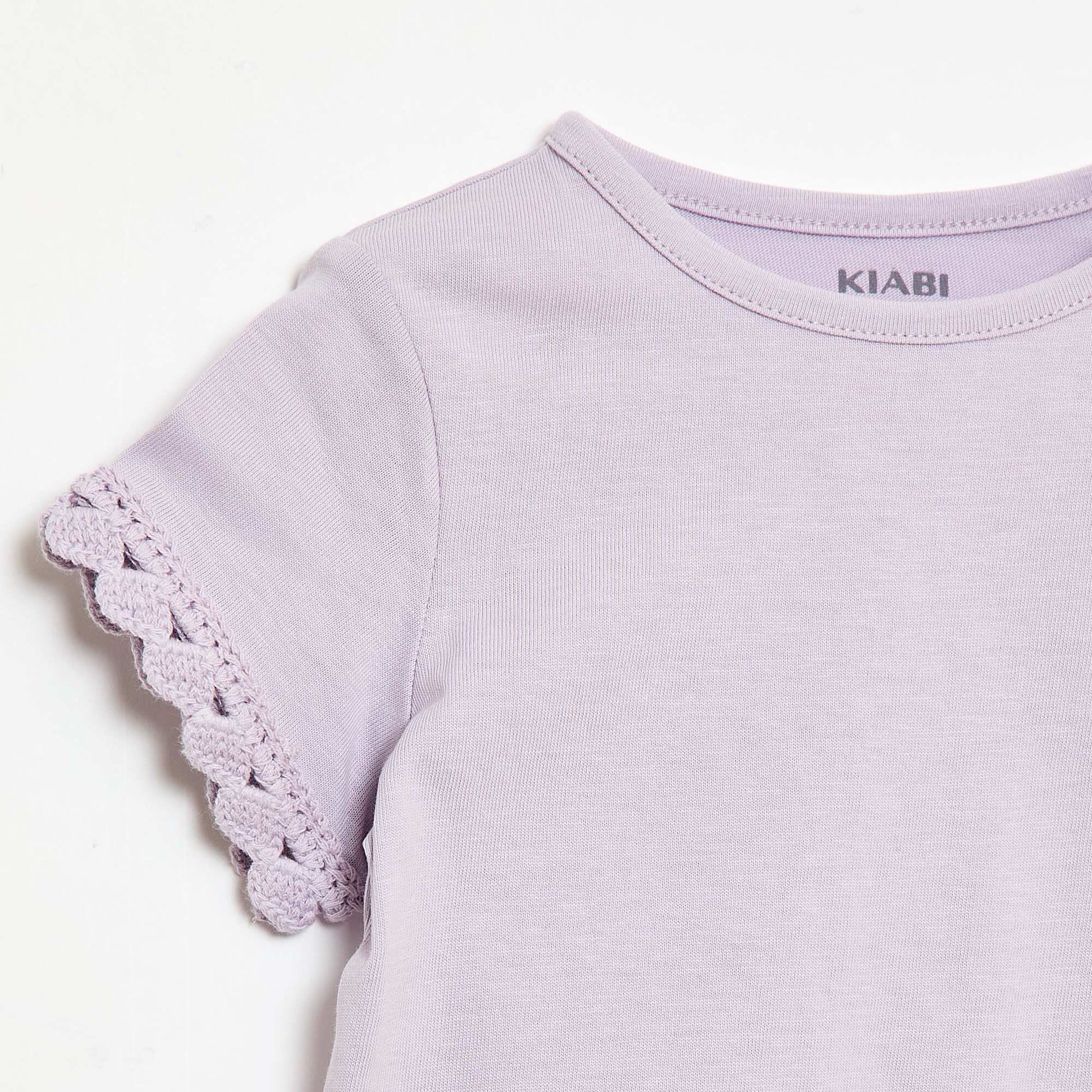 T-shirt à manches courtes avec détails au crochet ROSE