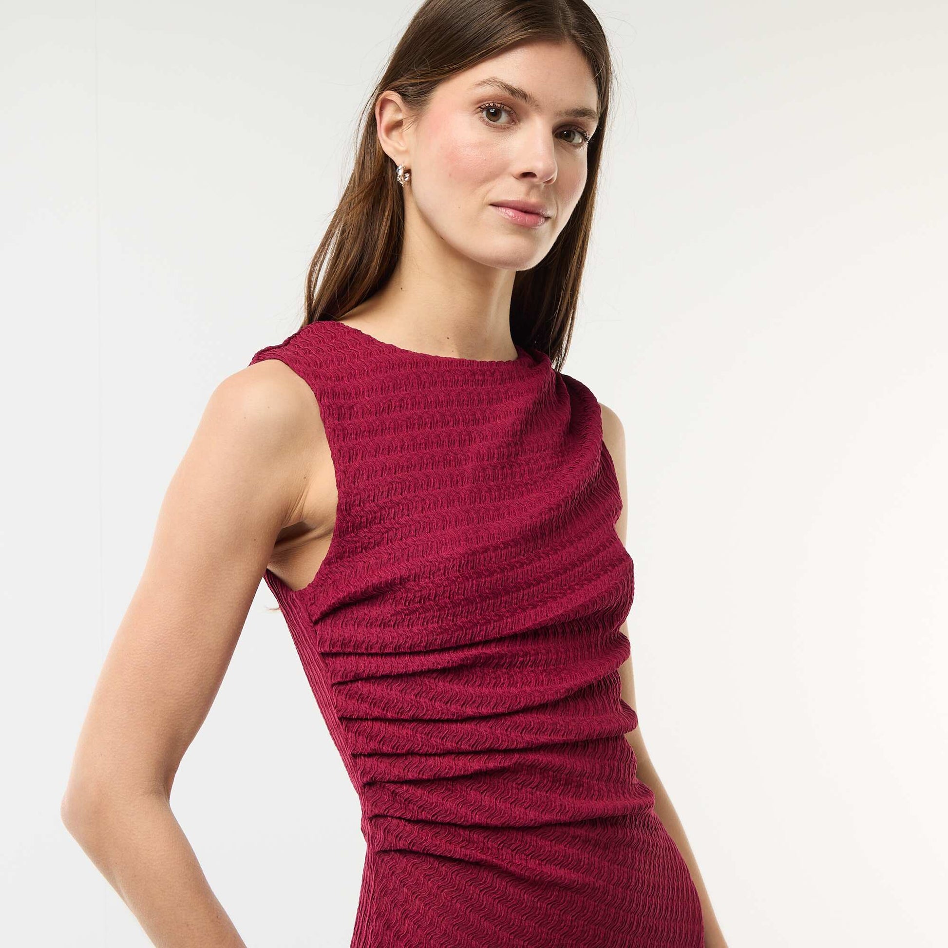 Robe longue drapée et gaufrée ROUGE