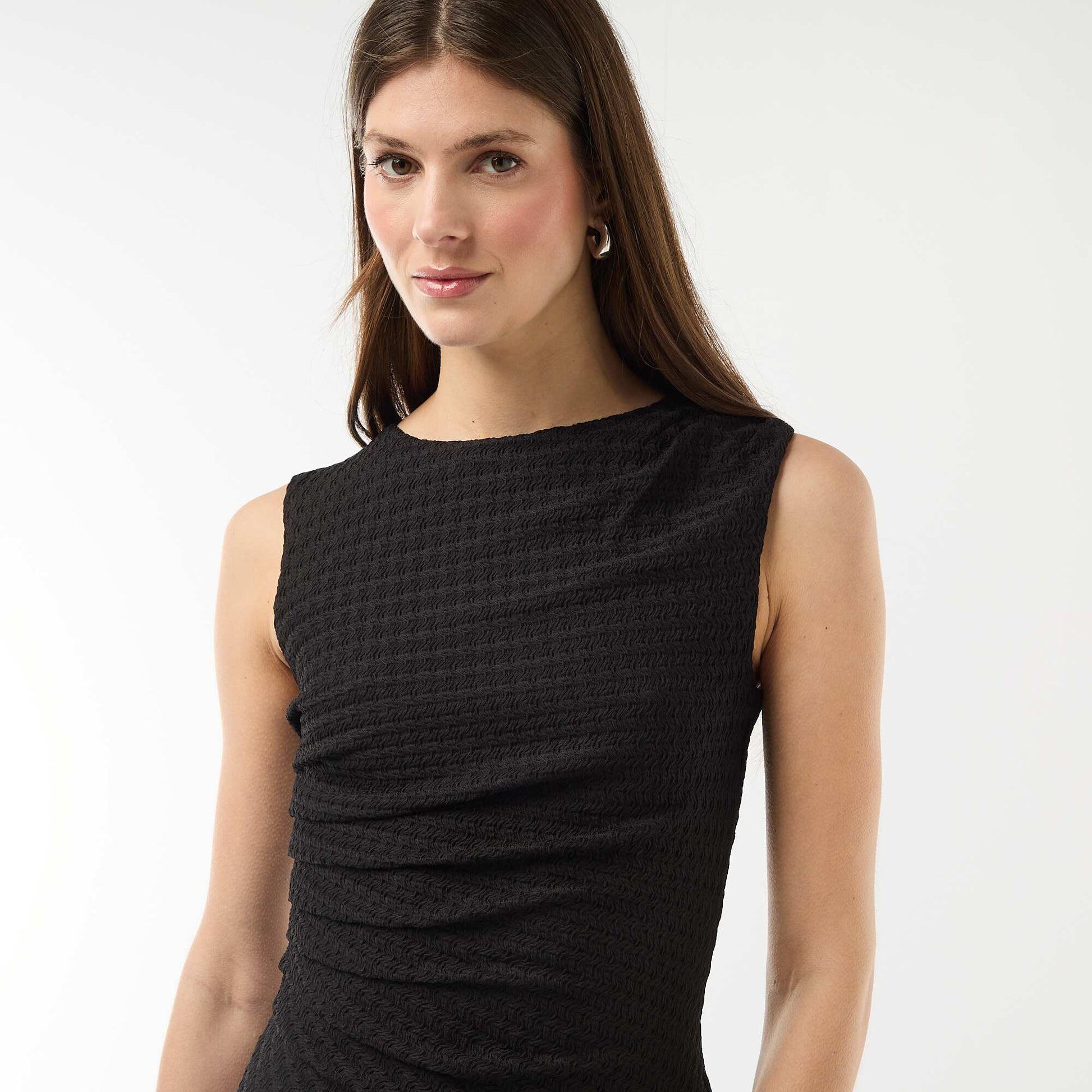 Robe longue drapée et gaufrée NOIR
