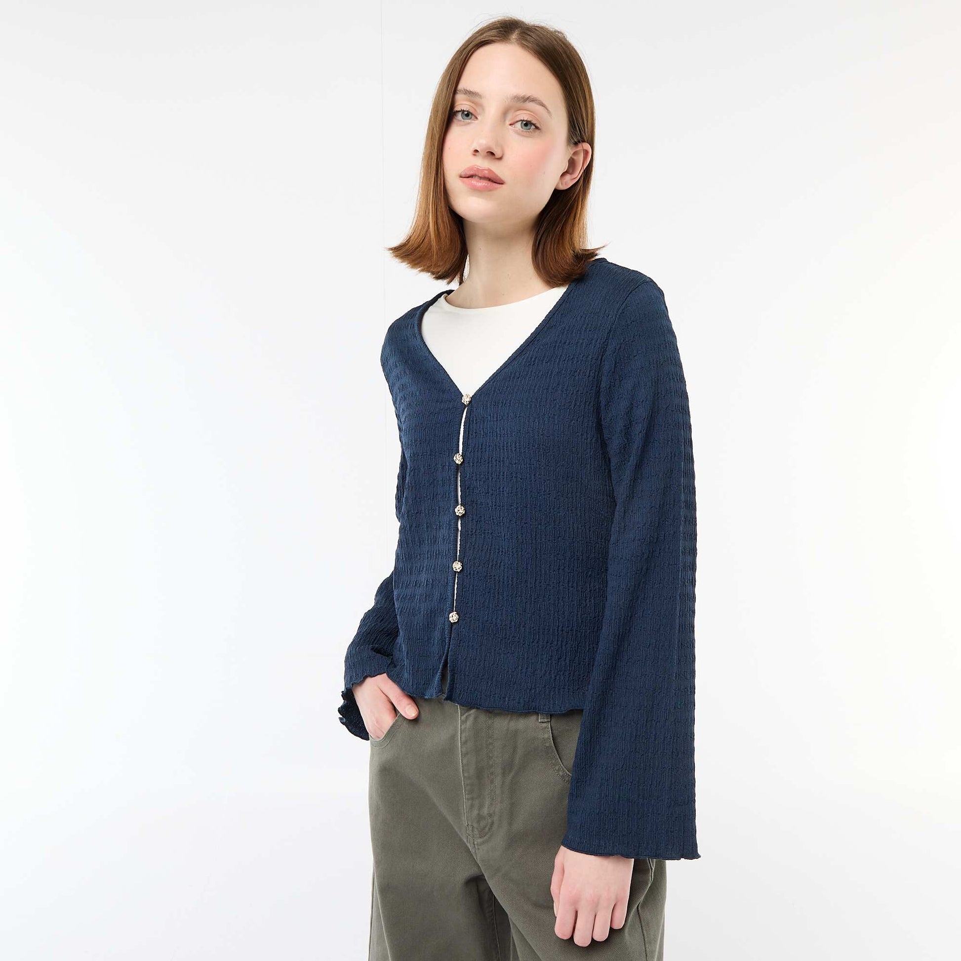 Haut col V en maille gaufrée avec boutons dorés BLEU