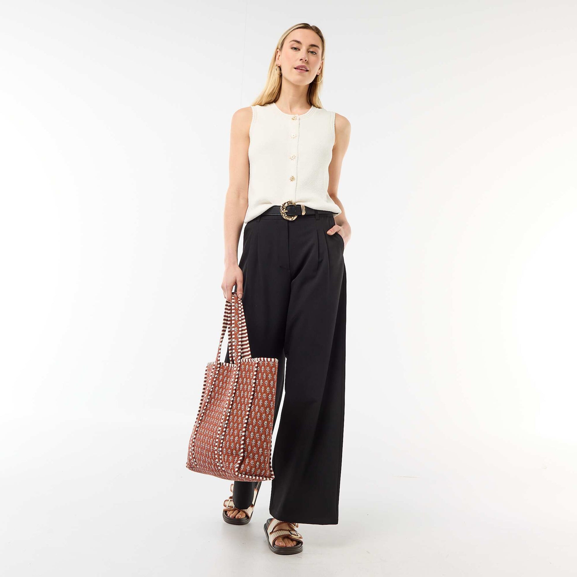 Top sans manches avec boutons dorés BEIGE
