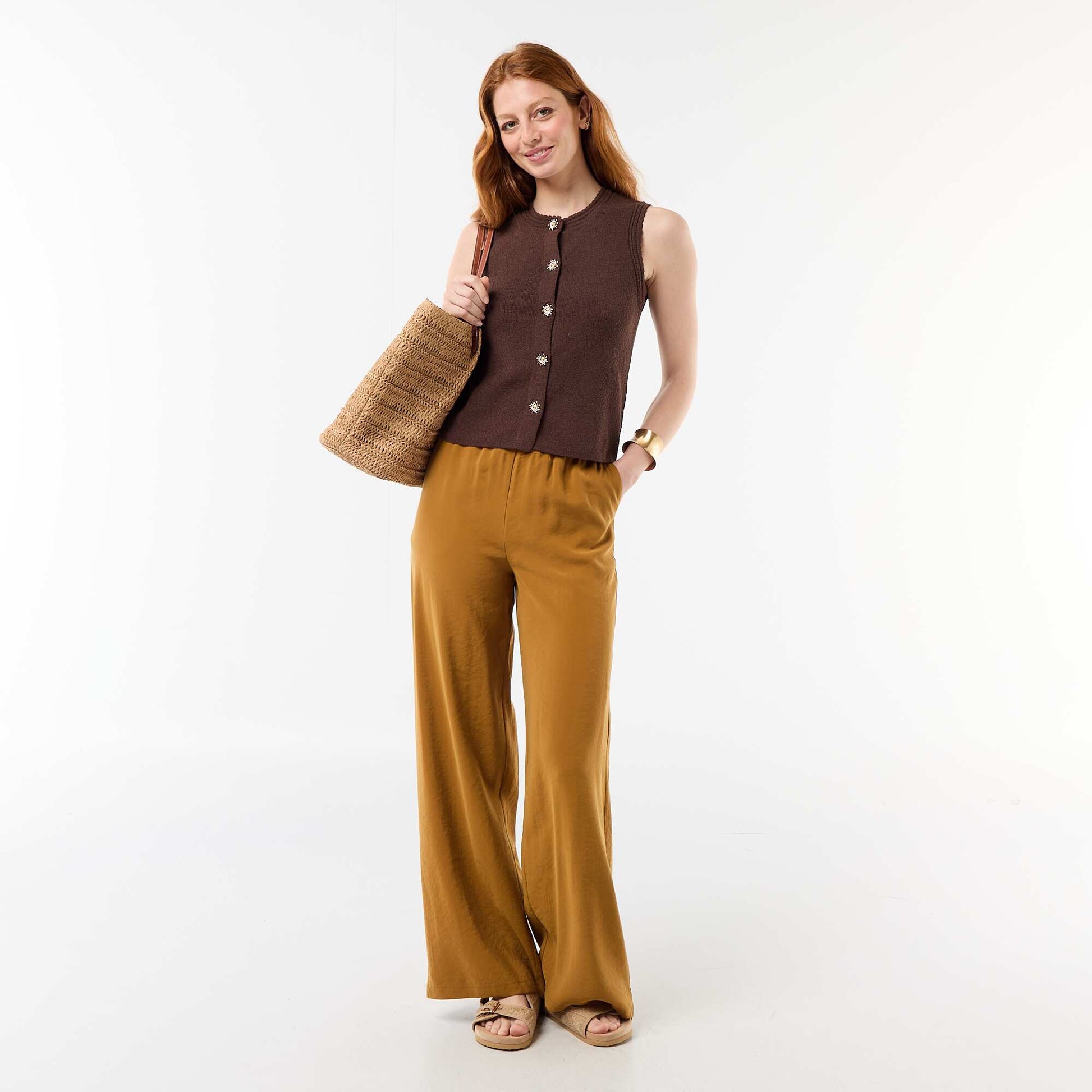 Top sans manches avec boutons dorés MARRON