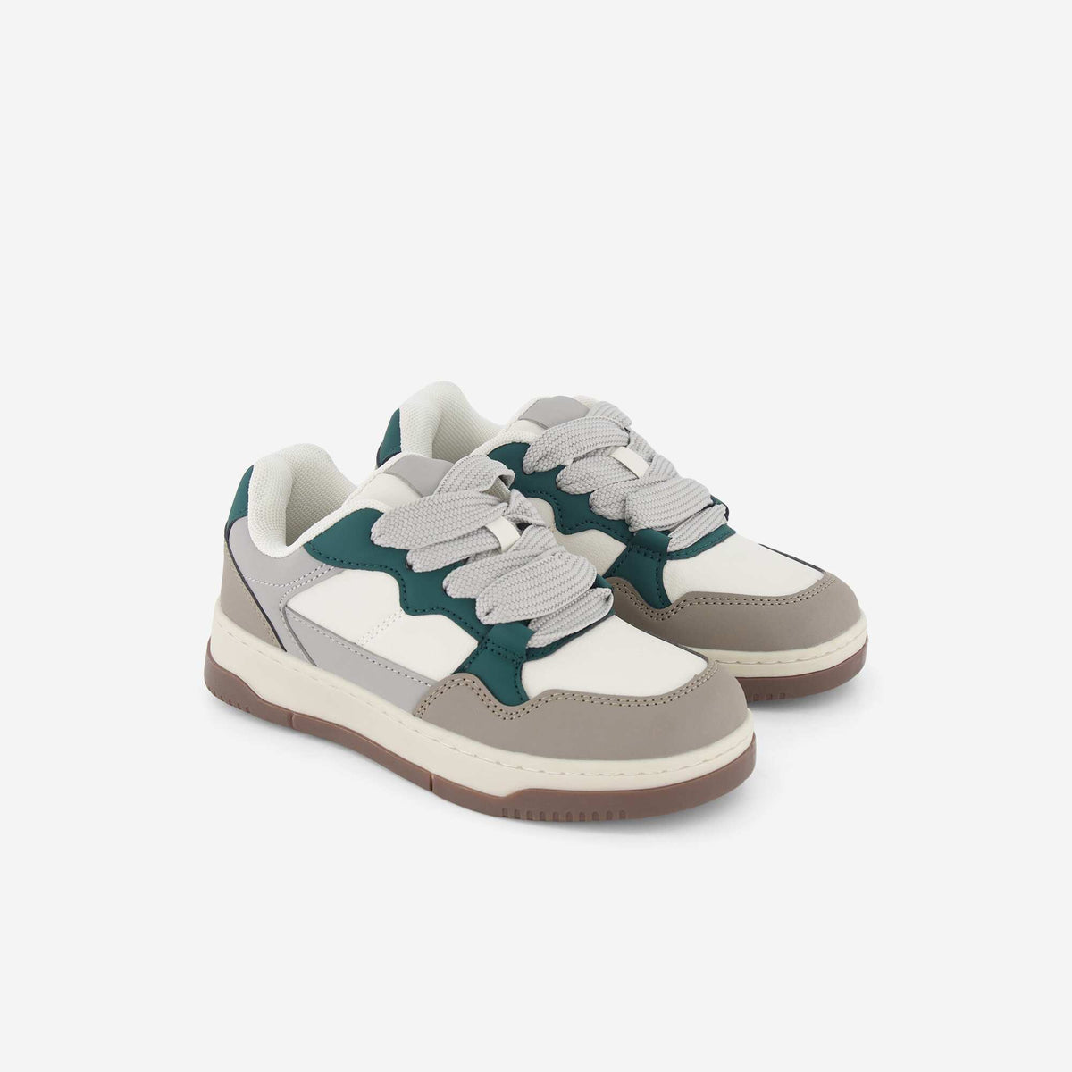 Baskets basses en simili GRIS