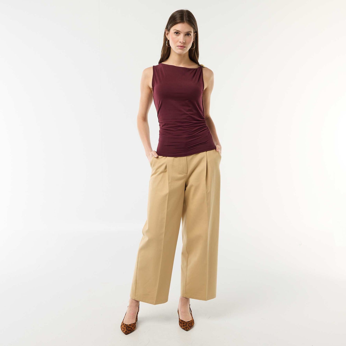 T-shirt stretch avec bijou doré ROUGE