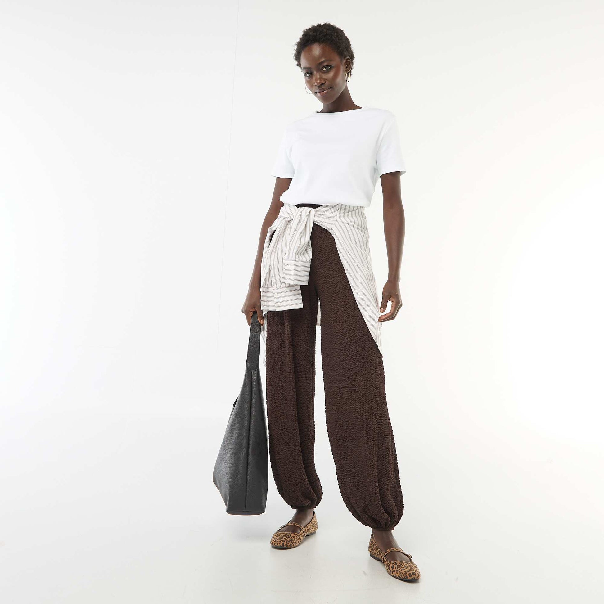 Pantalon en maille crinkle MARRON