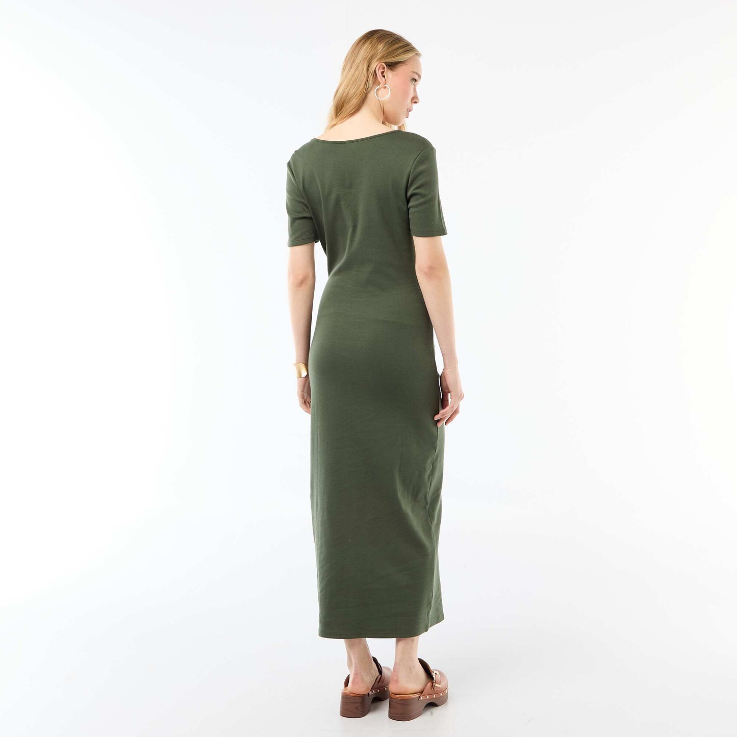 Robe longue coupe drapée avec bijou VERT
